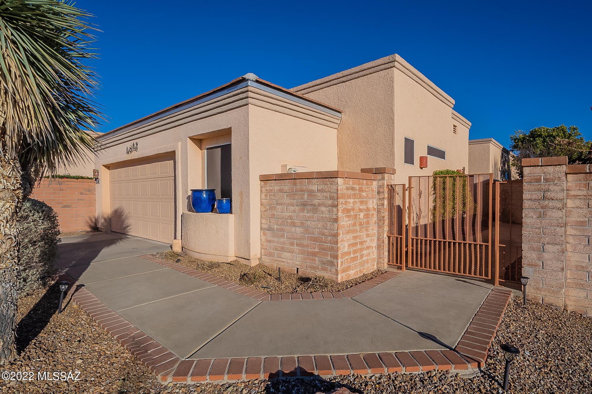 1817 W Placita De Diciembre