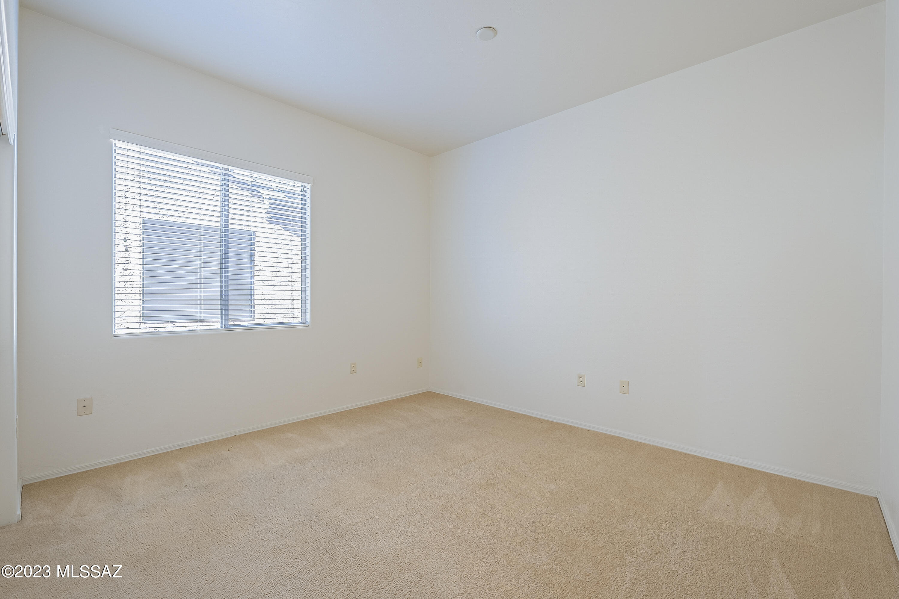 2057 W Acacia Bluffs Drive