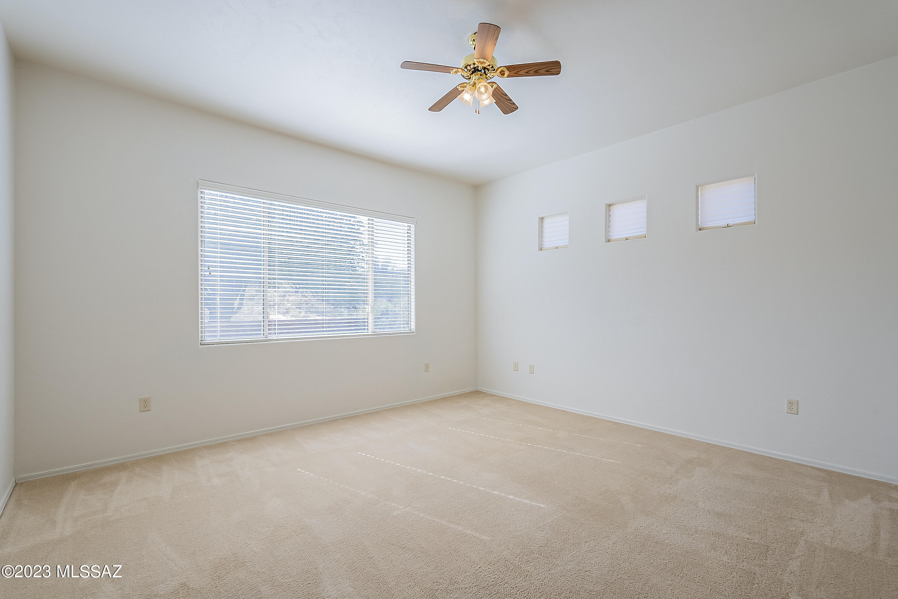 2057 W Acacia Bluffs Drive