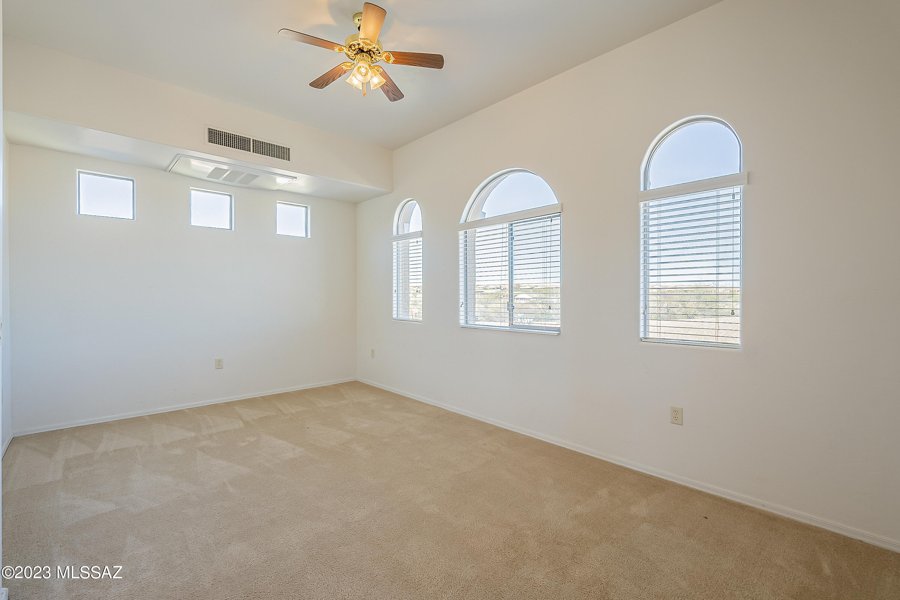 2057 W Acacia Bluffs Drive