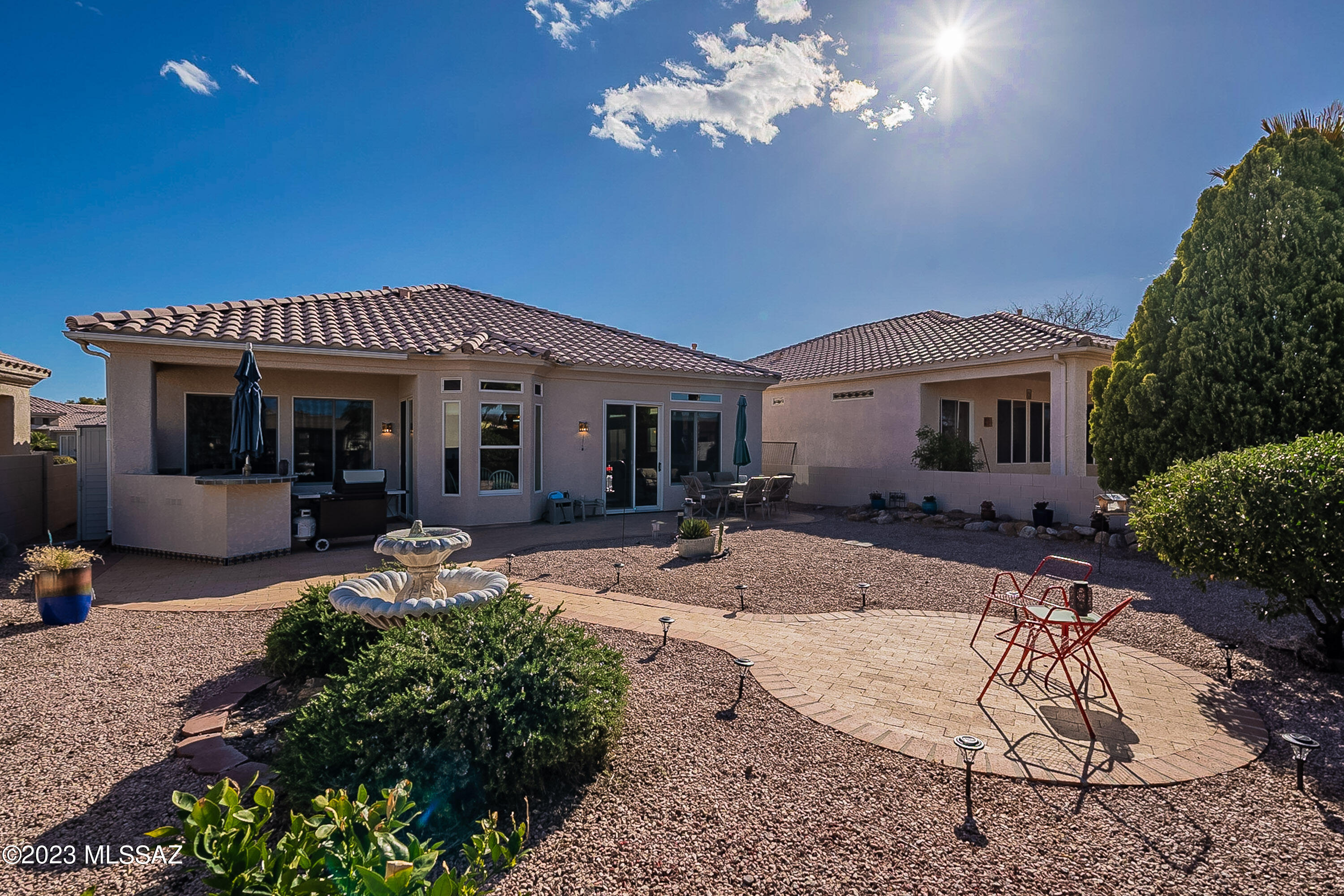 302 W Continental Vista Place