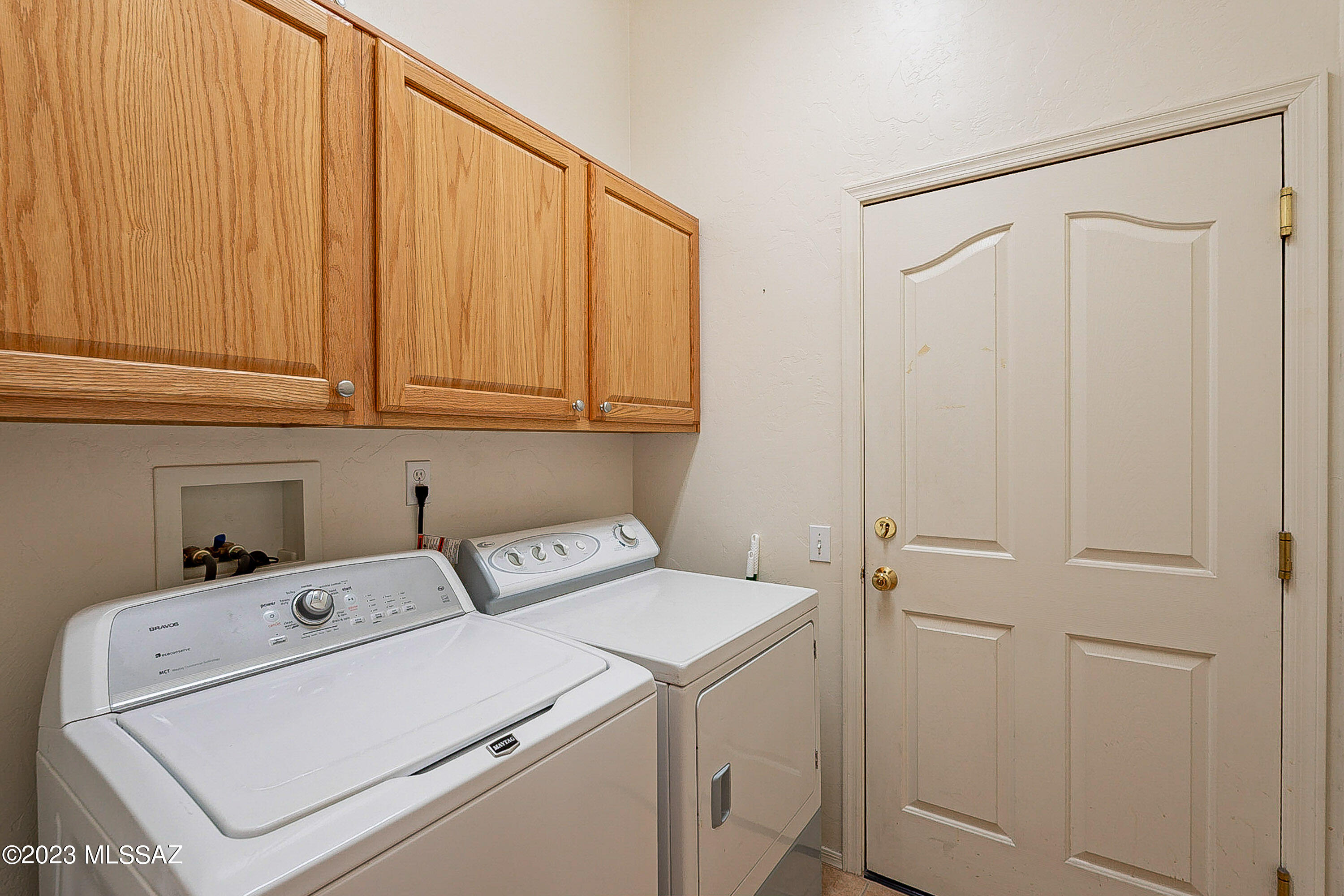 302 W Continental Vista Place