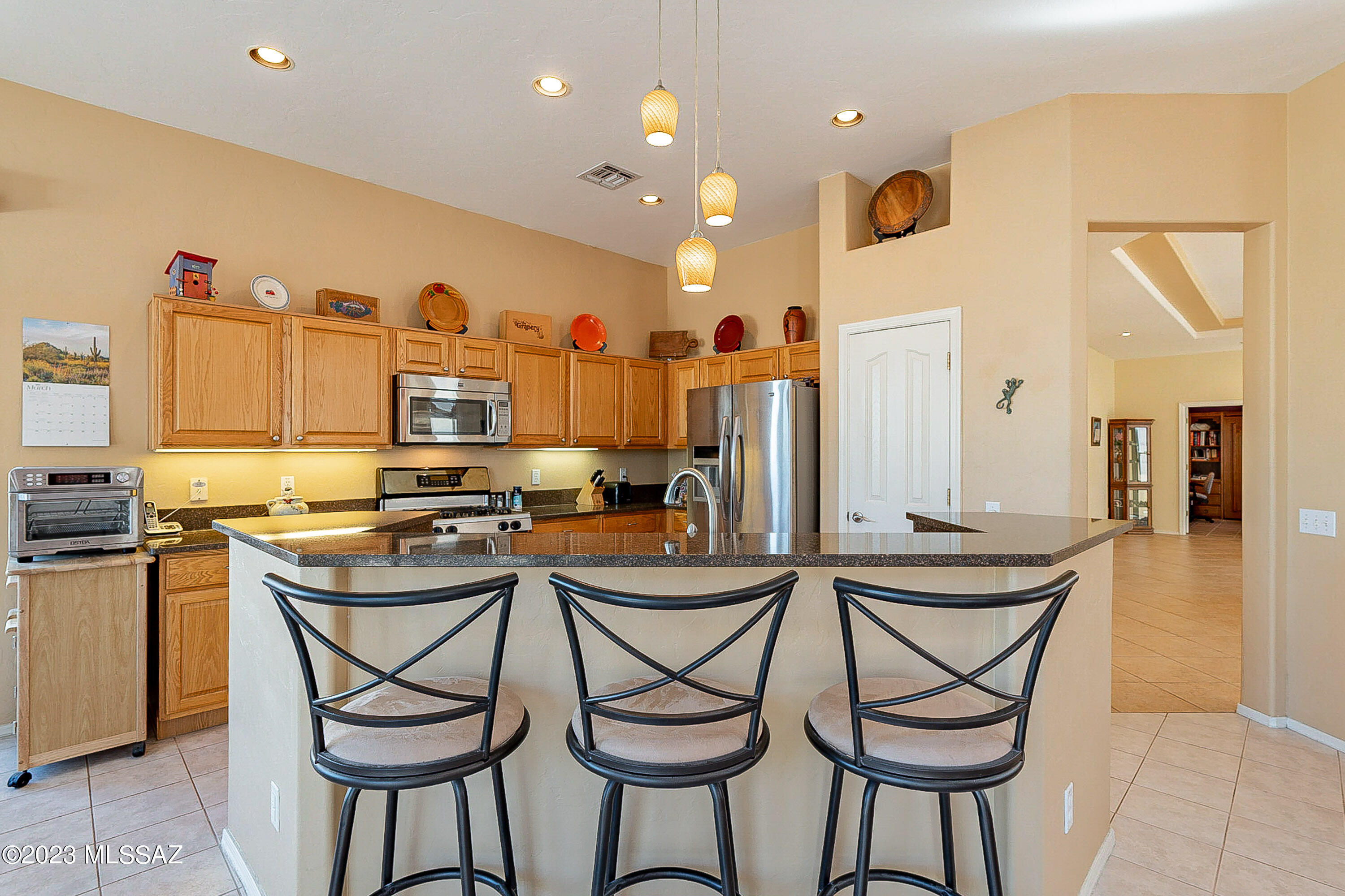 302 W Continental Vista Place