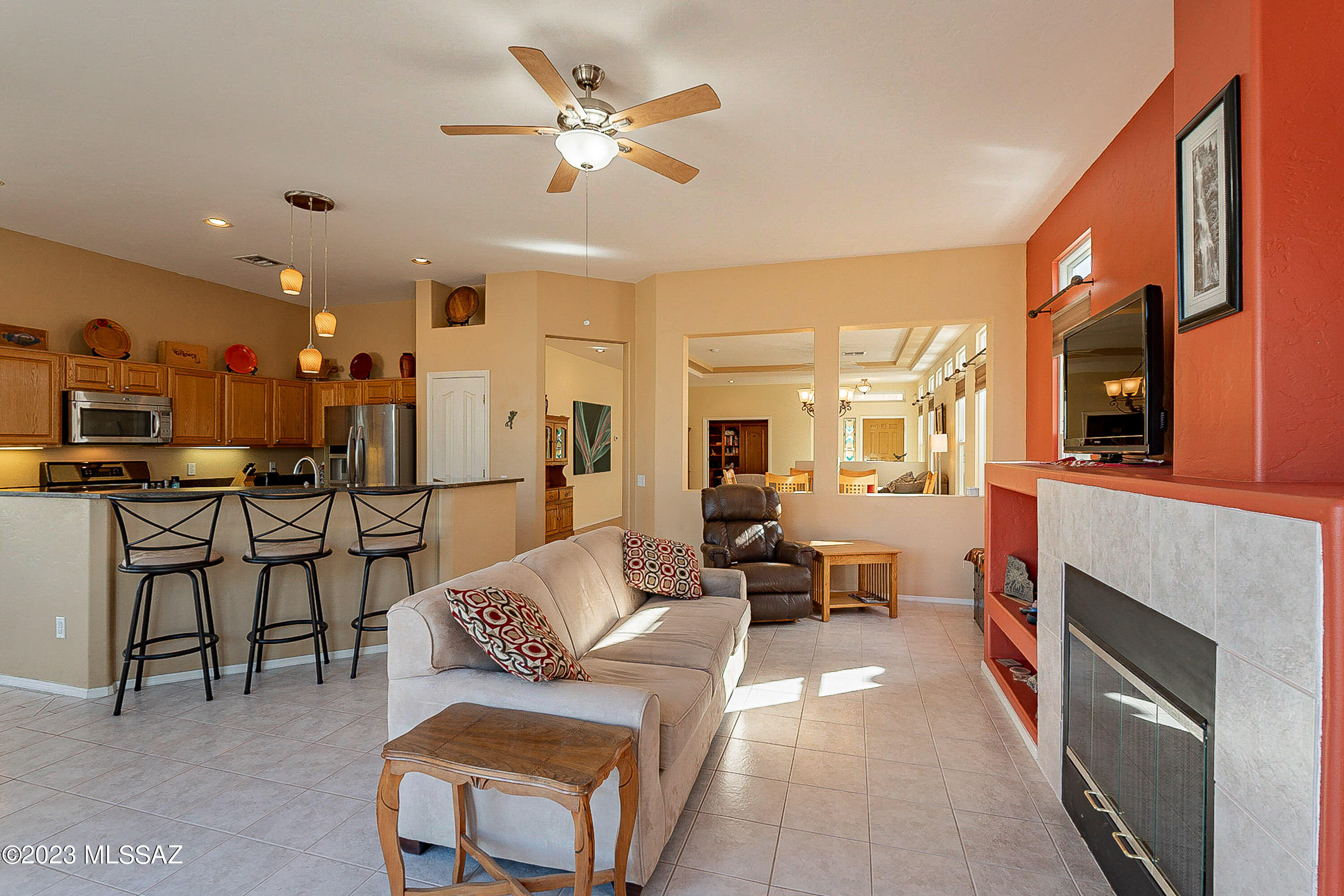 302 W Continental Vista Place