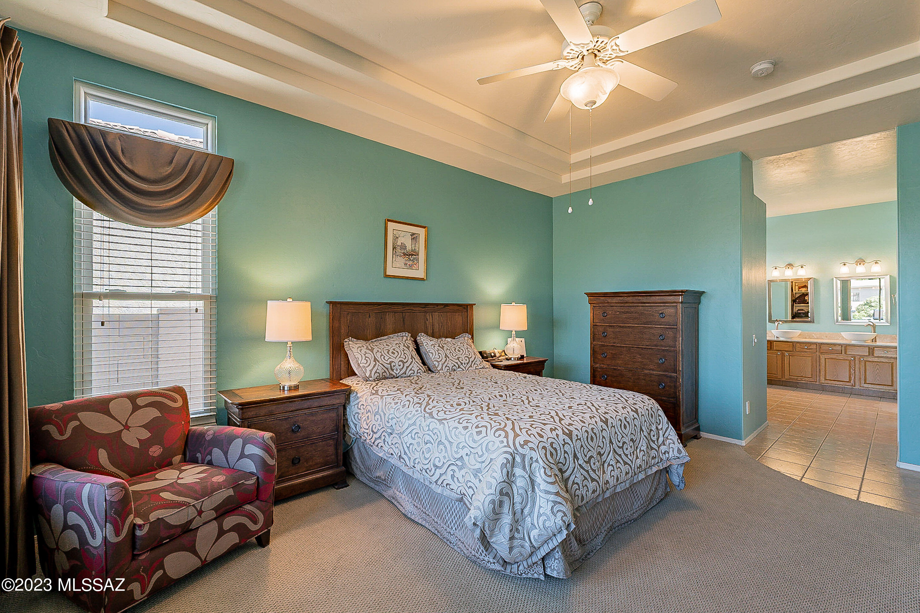 302 W Continental Vista Place