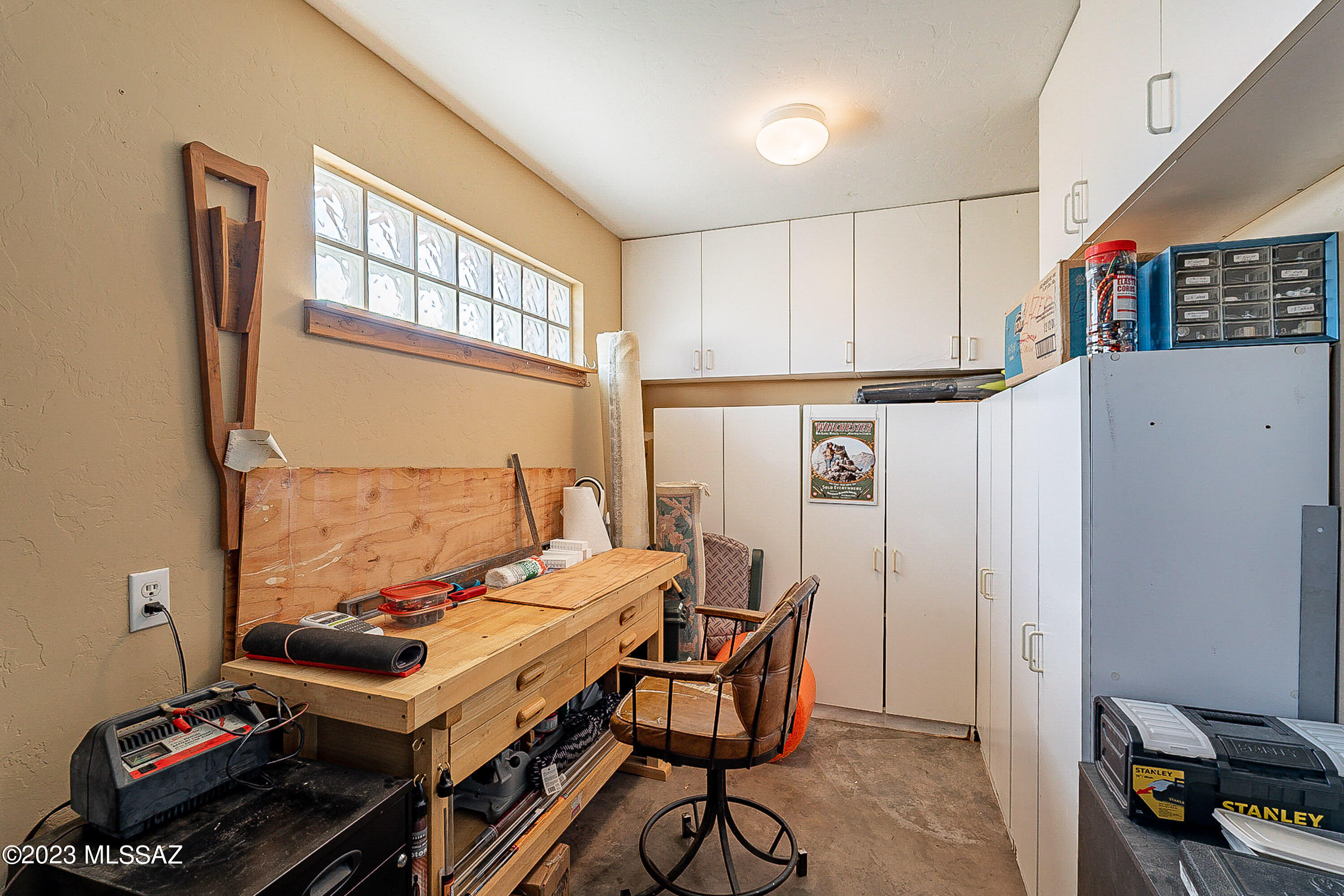 302 W Continental Vista Place