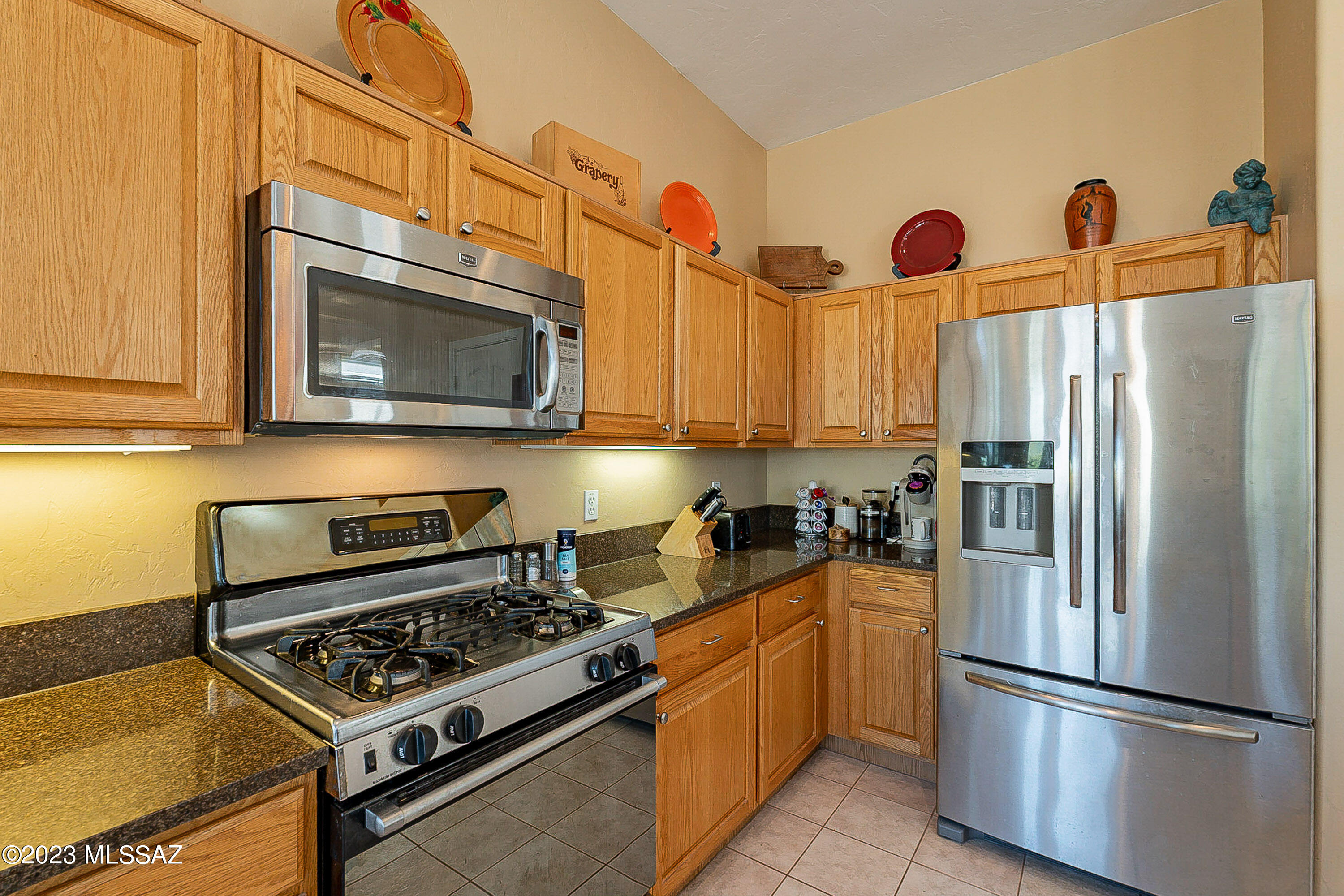 302 W Continental Vista Place