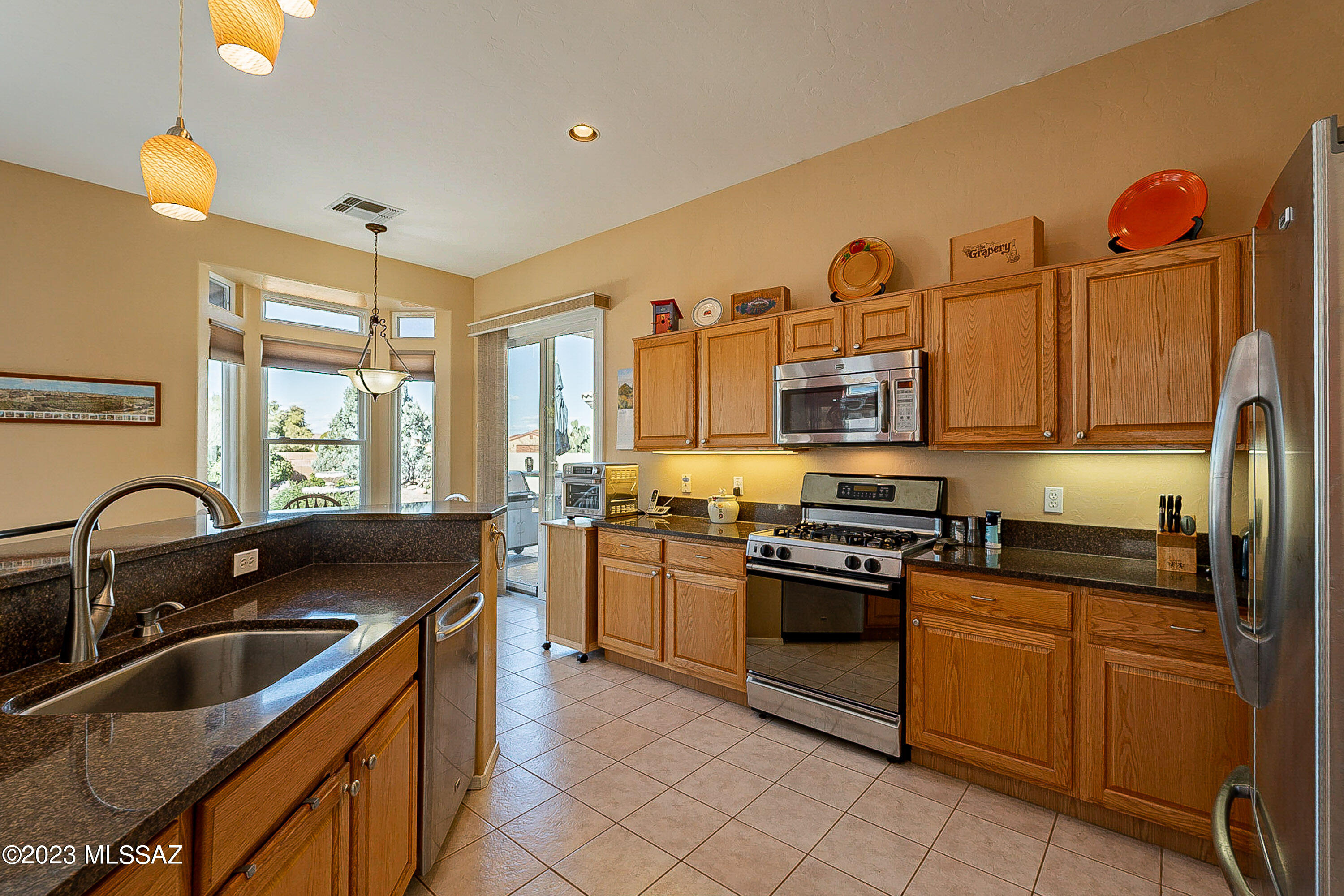 302 W Continental Vista Place