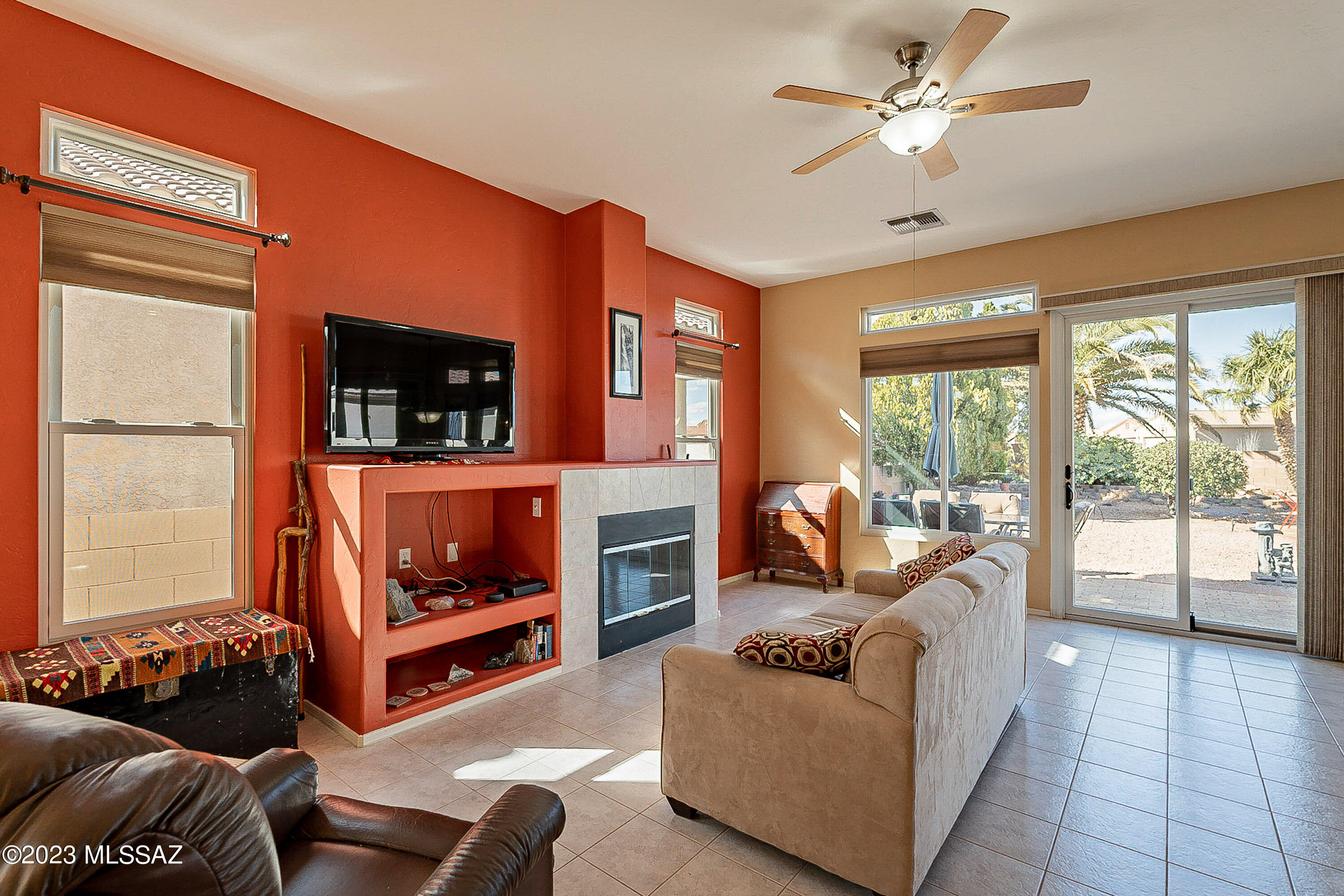 302 W Continental Vista Place