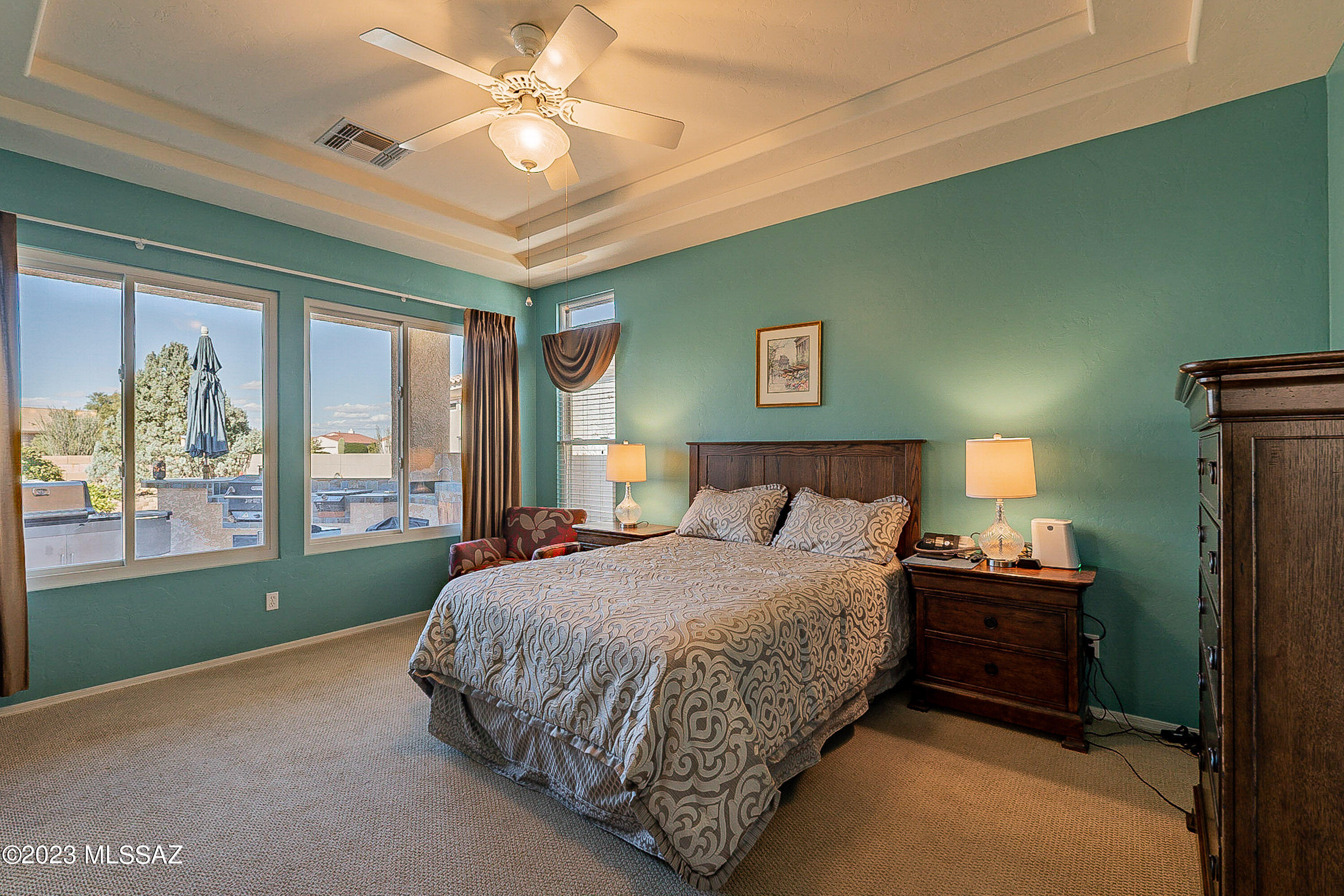 302 W Continental Vista Place