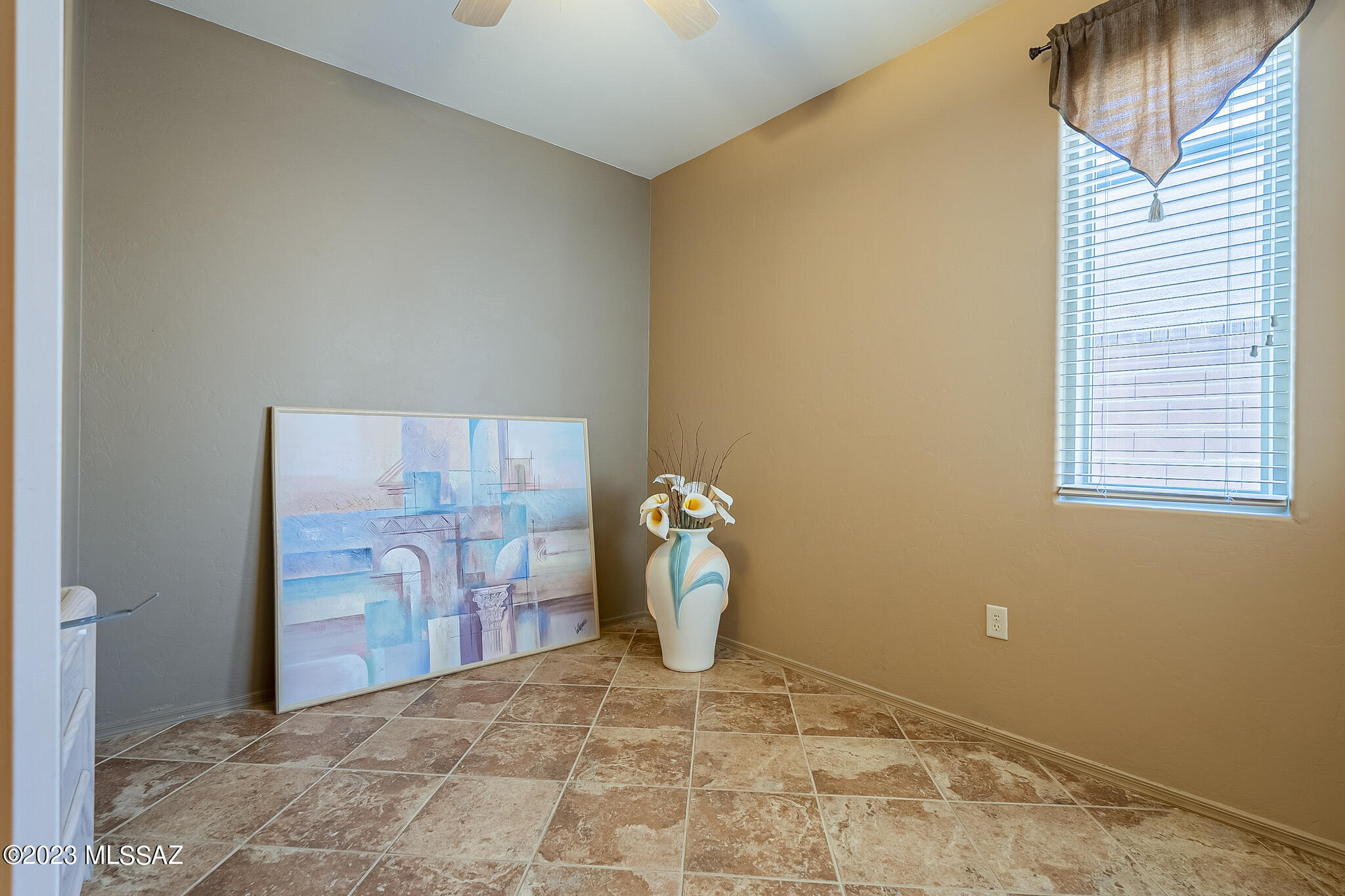 564 W Union Bell Drive