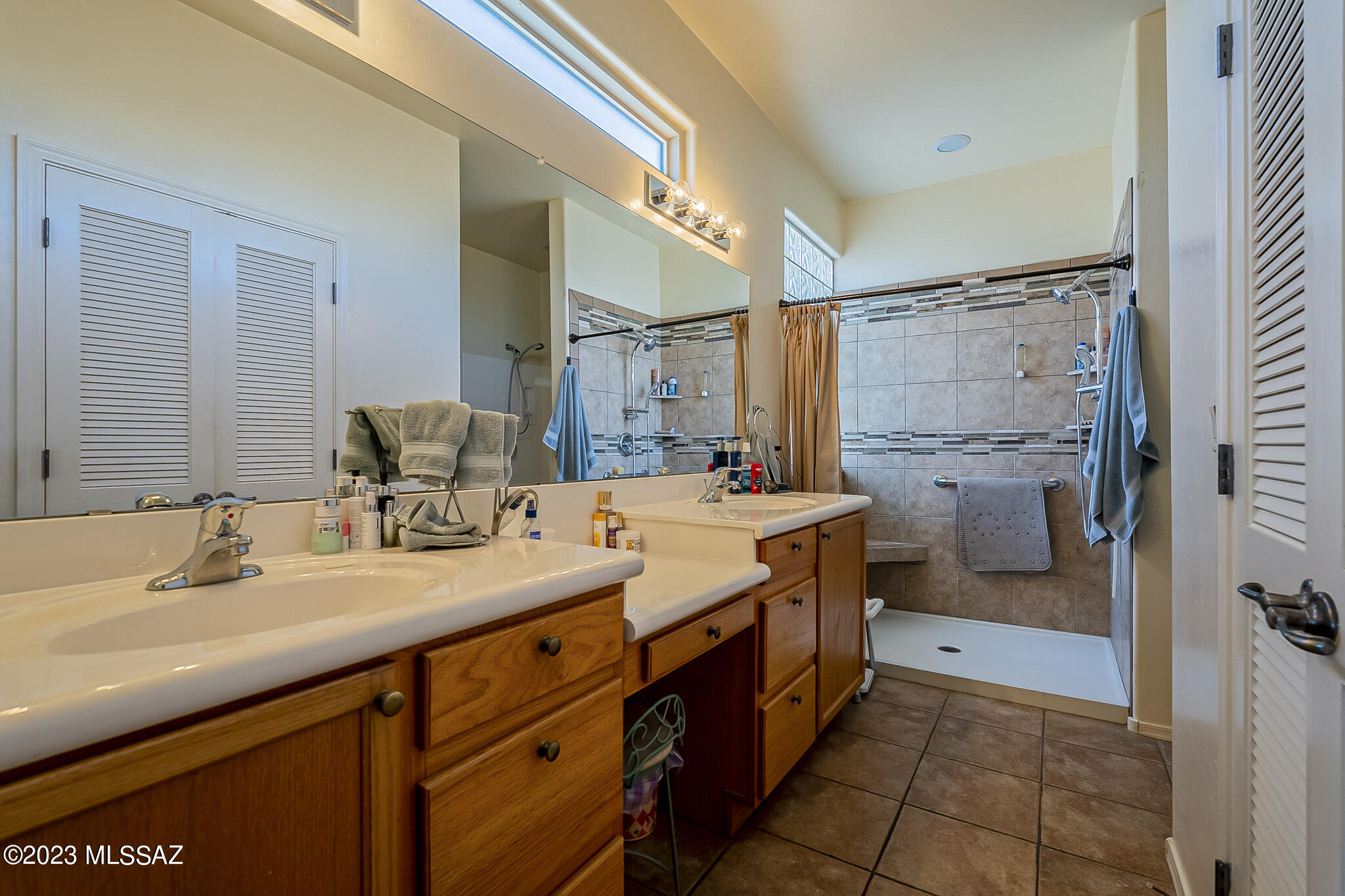 564 W Union Bell Drive