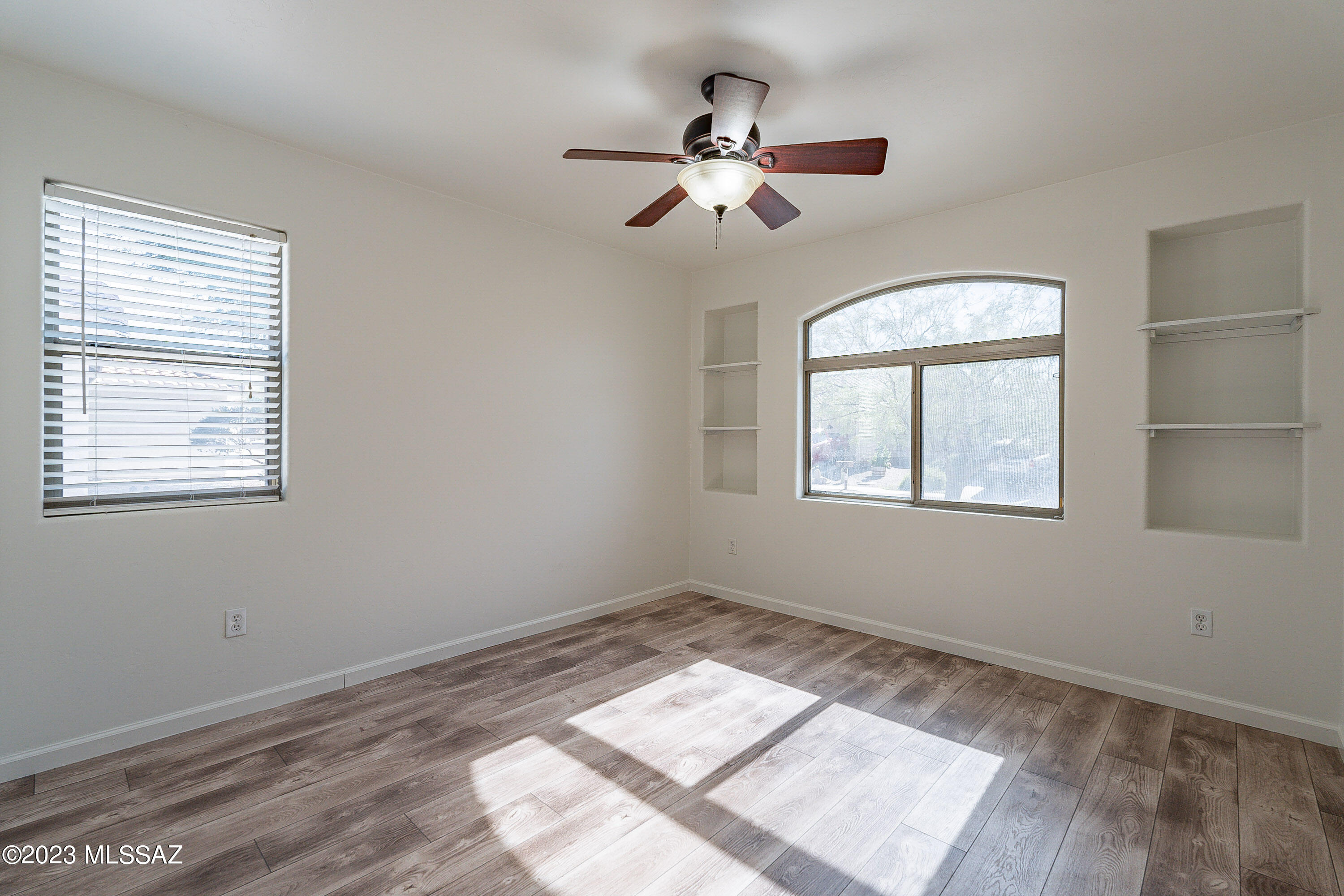 985 E Mowry Wash Lane