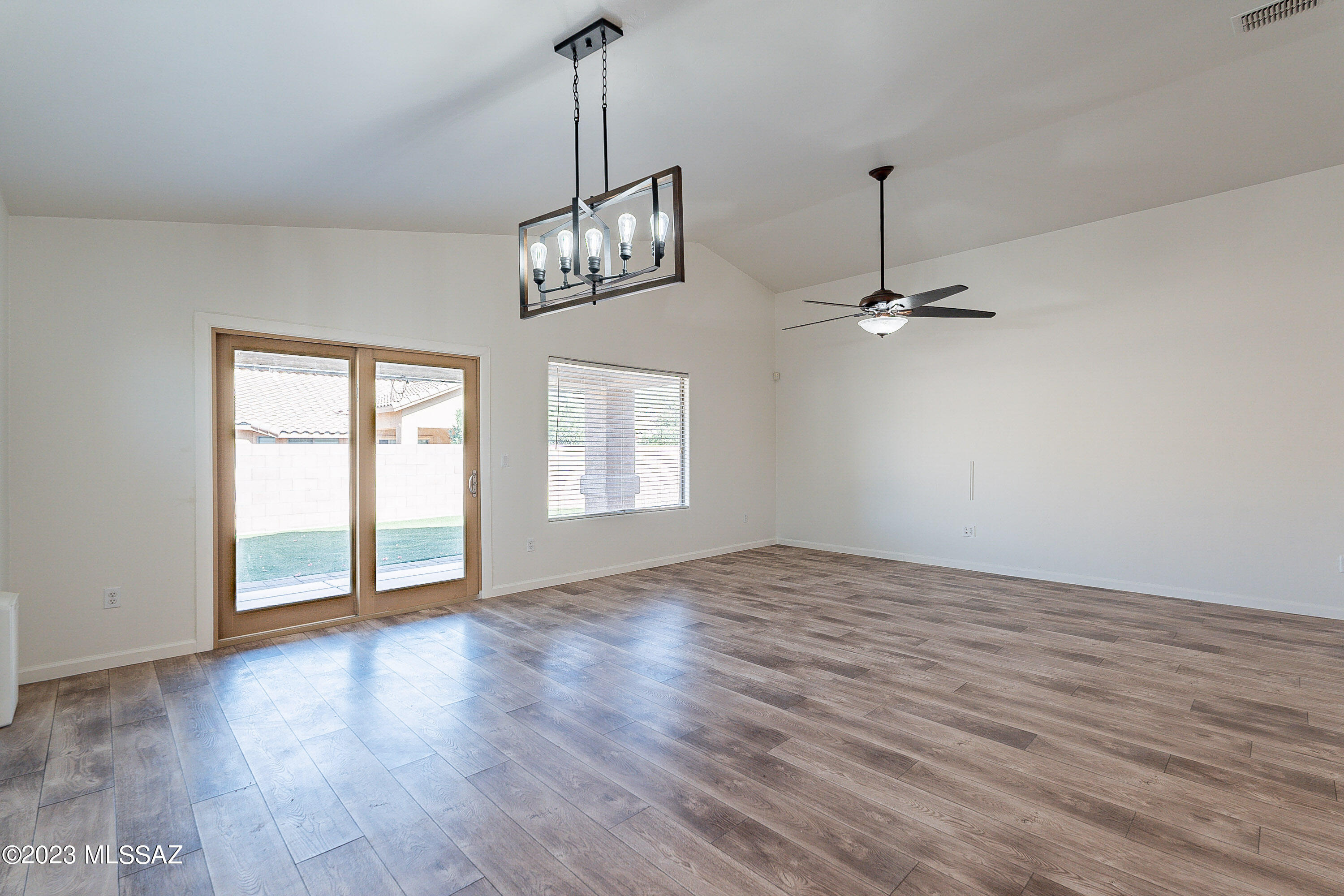 985 E Mowry Wash Lane