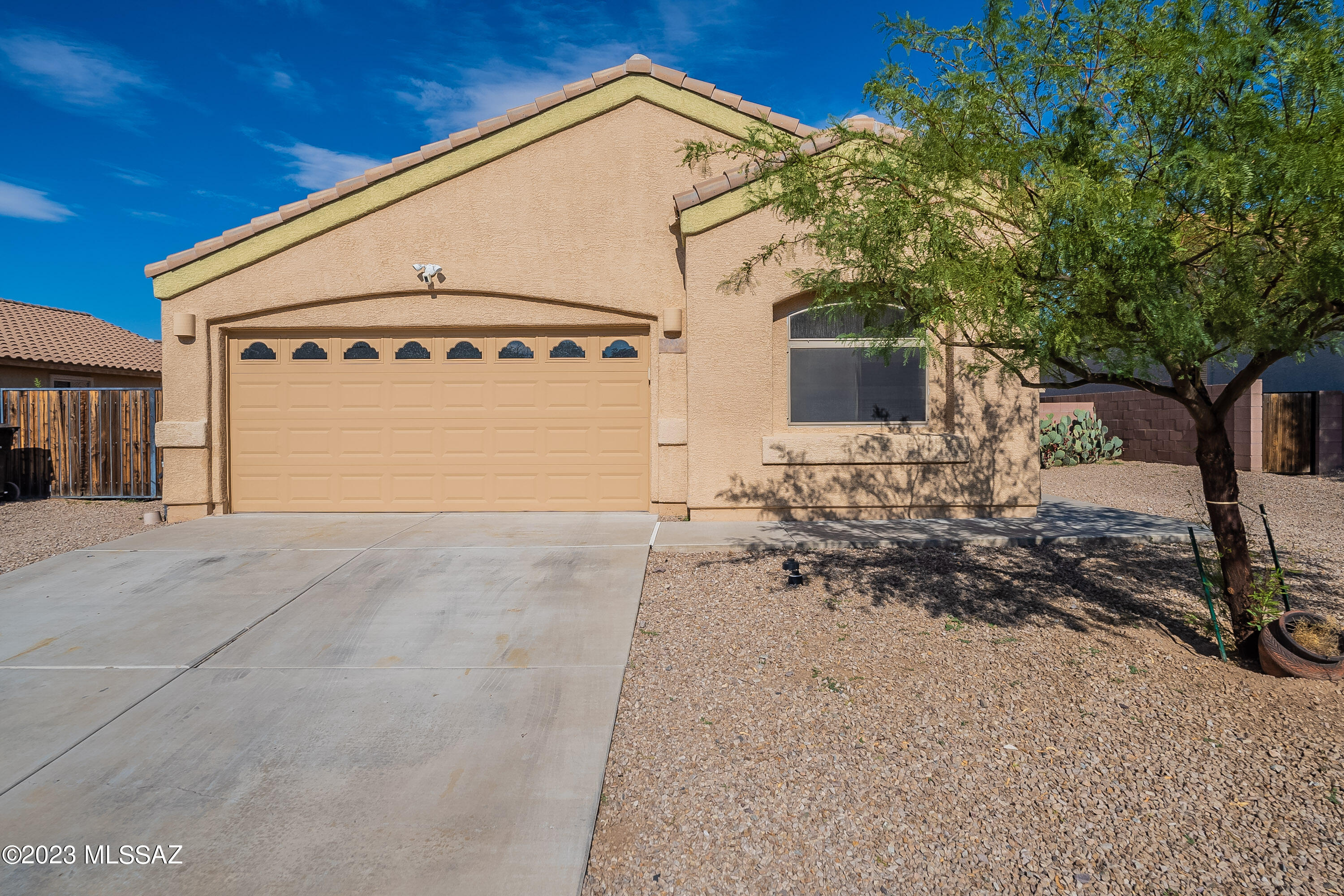 985 E Mowry Wash Lane