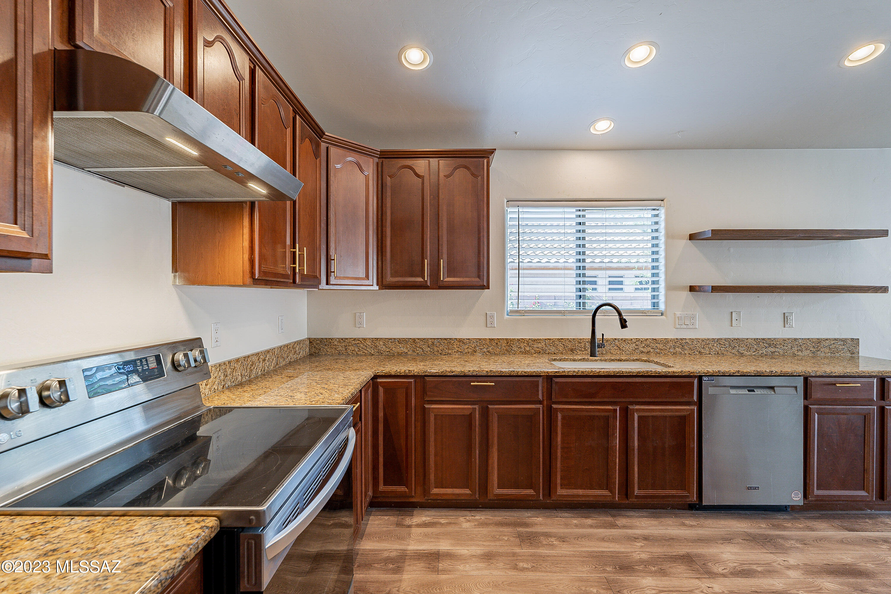 985 E Mowry Wash Lane