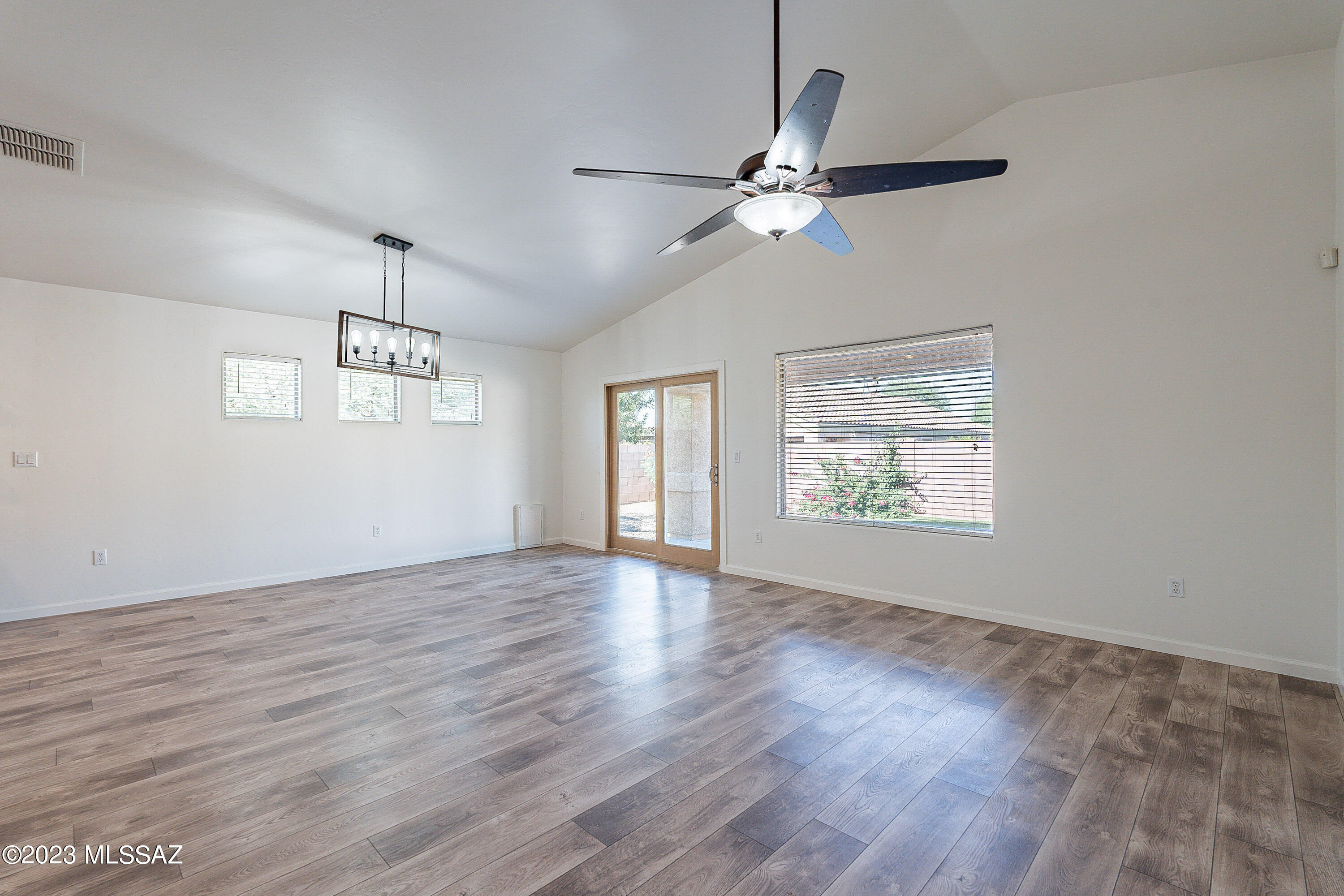 985 E Mowry Wash Lane