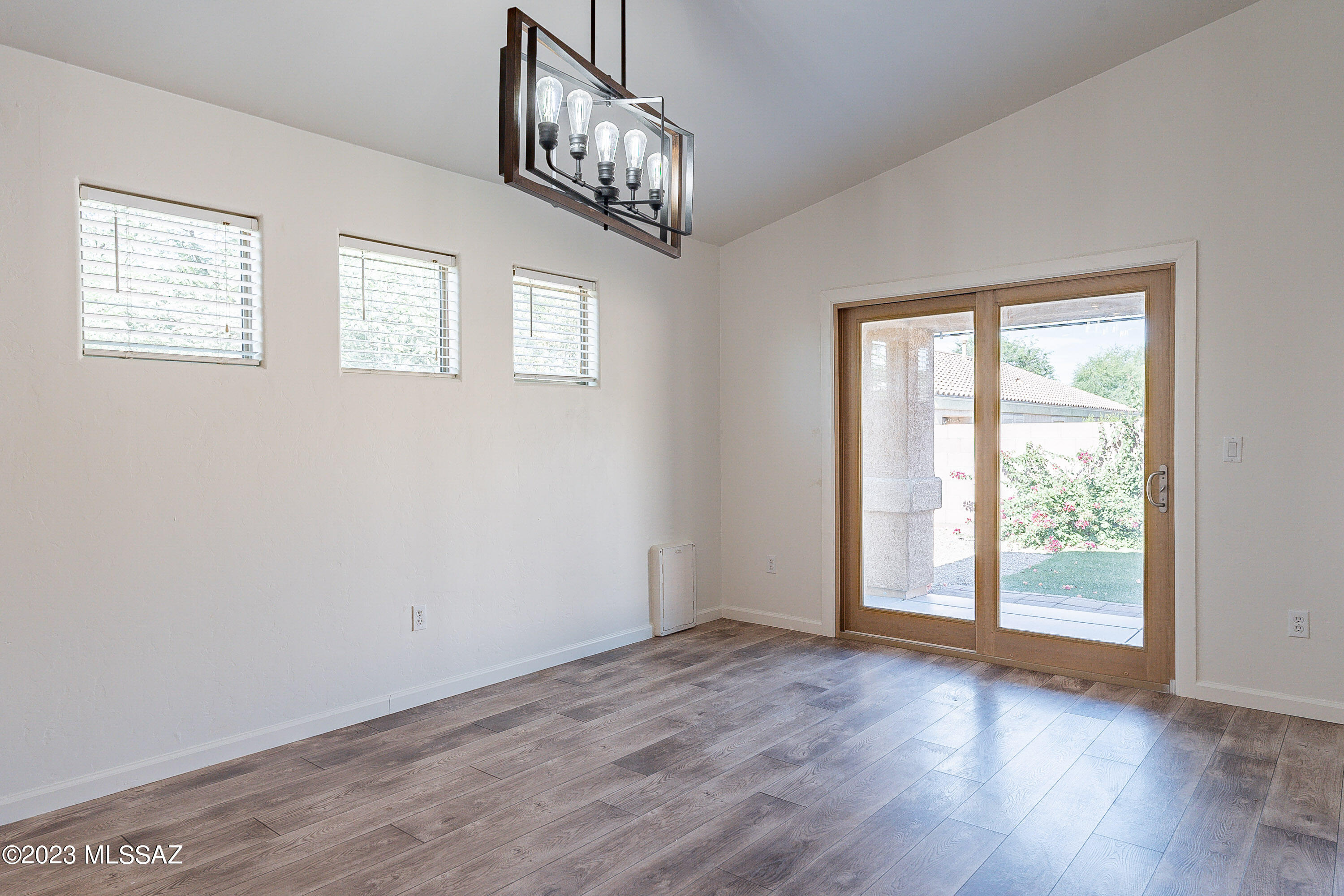 985 E Mowry Wash Lane