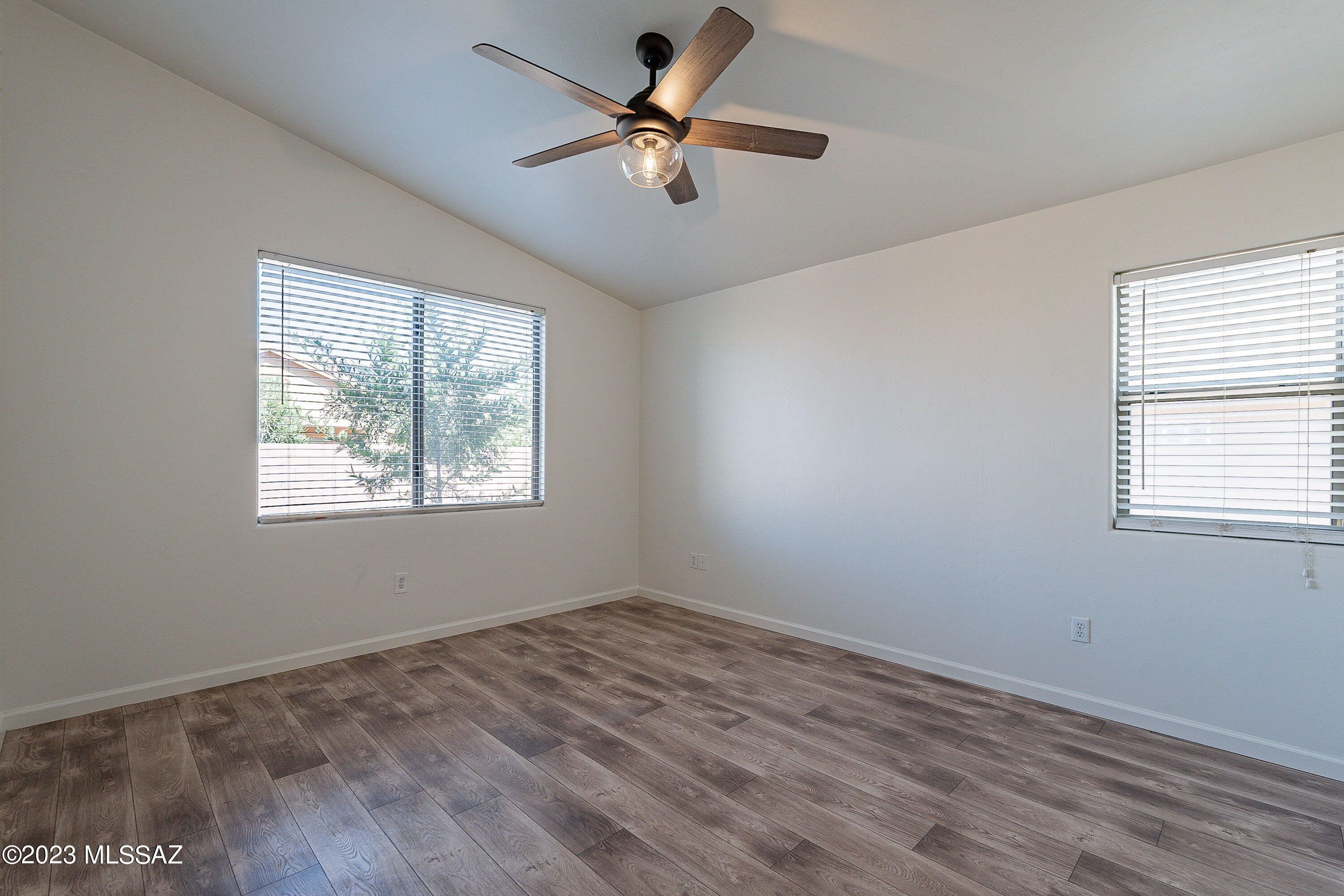 985 E Mowry Wash Lane