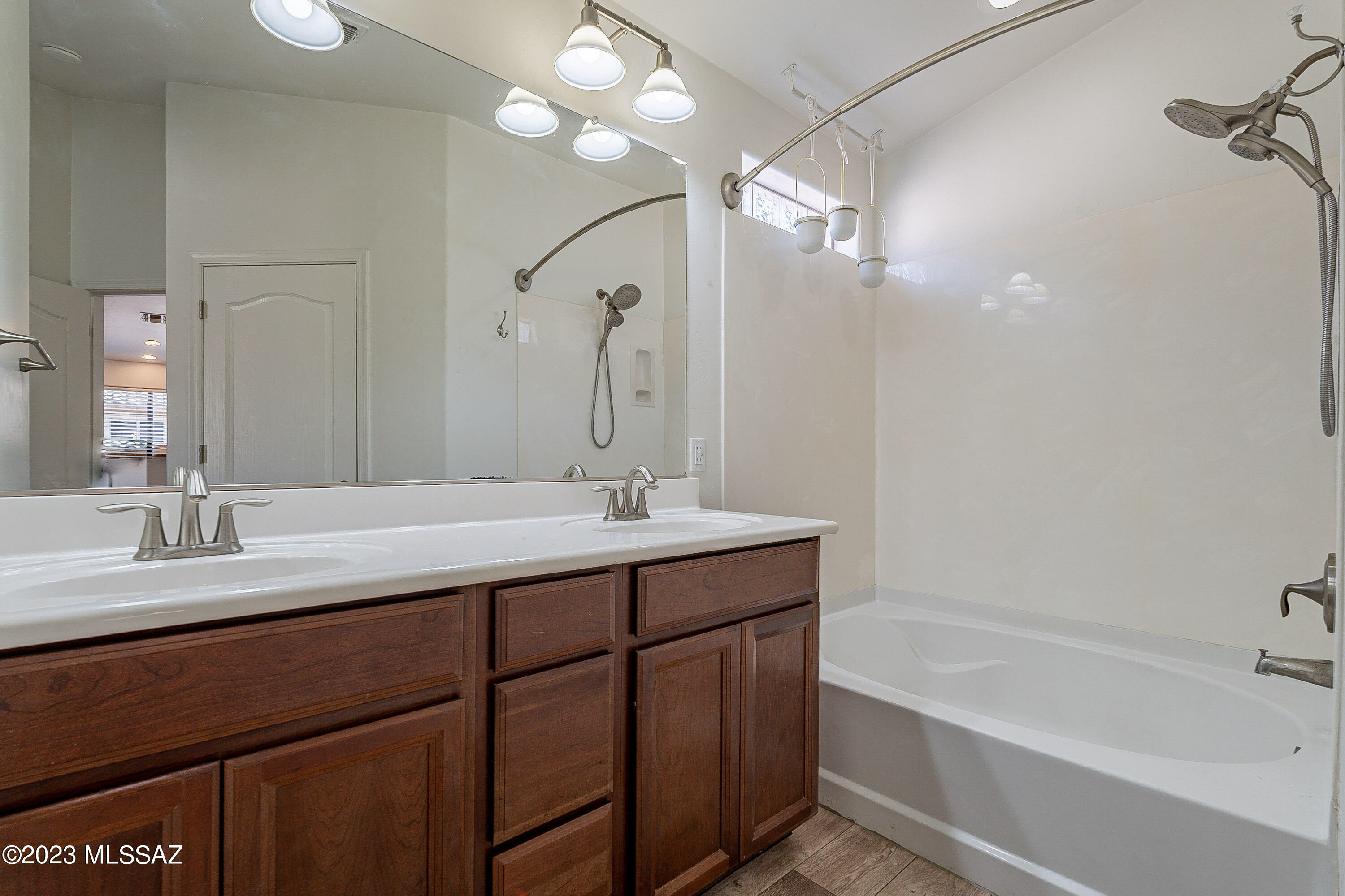 985 E Mowry Wash Lane