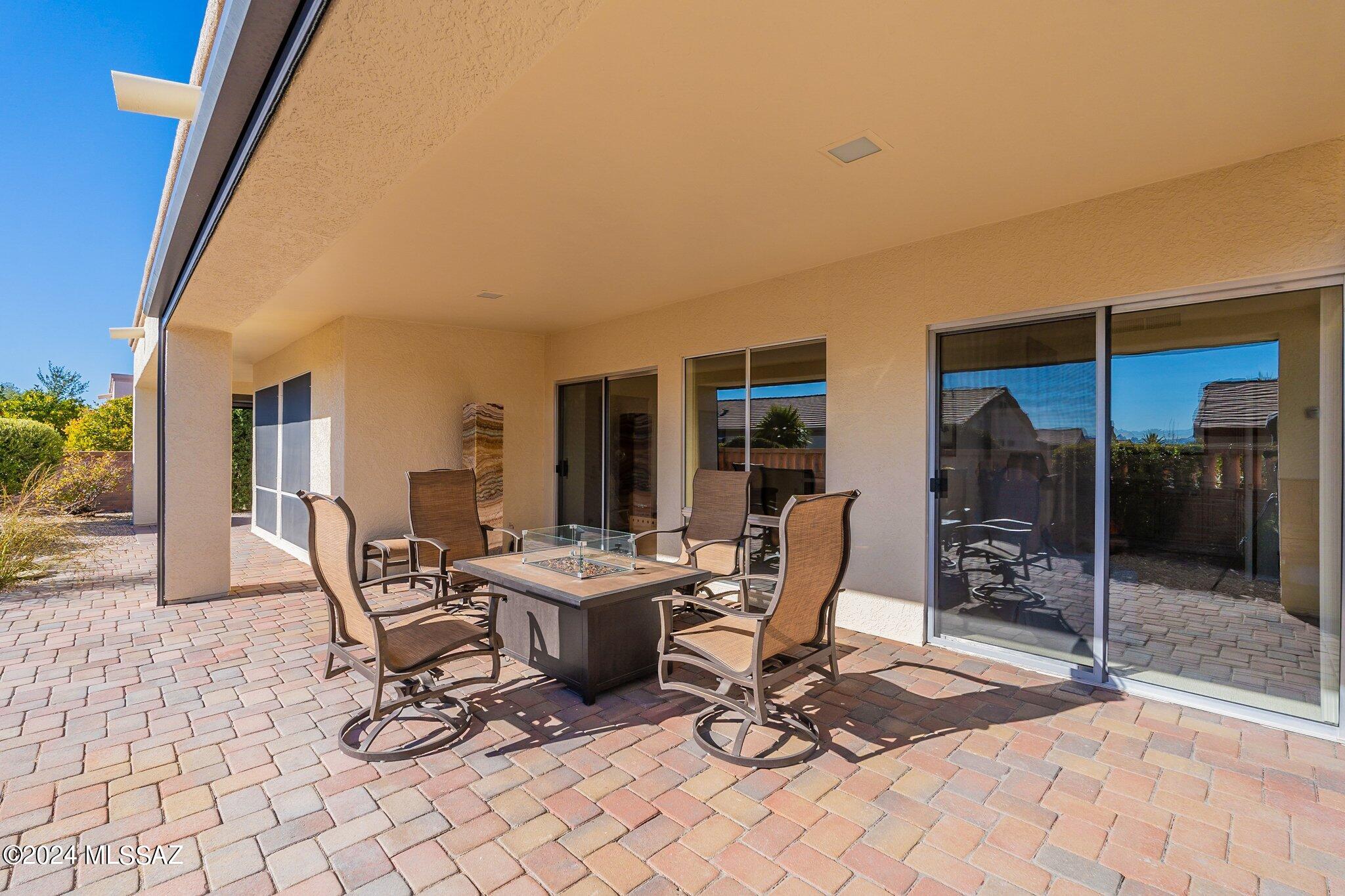 1465 W Desert Jewel Court