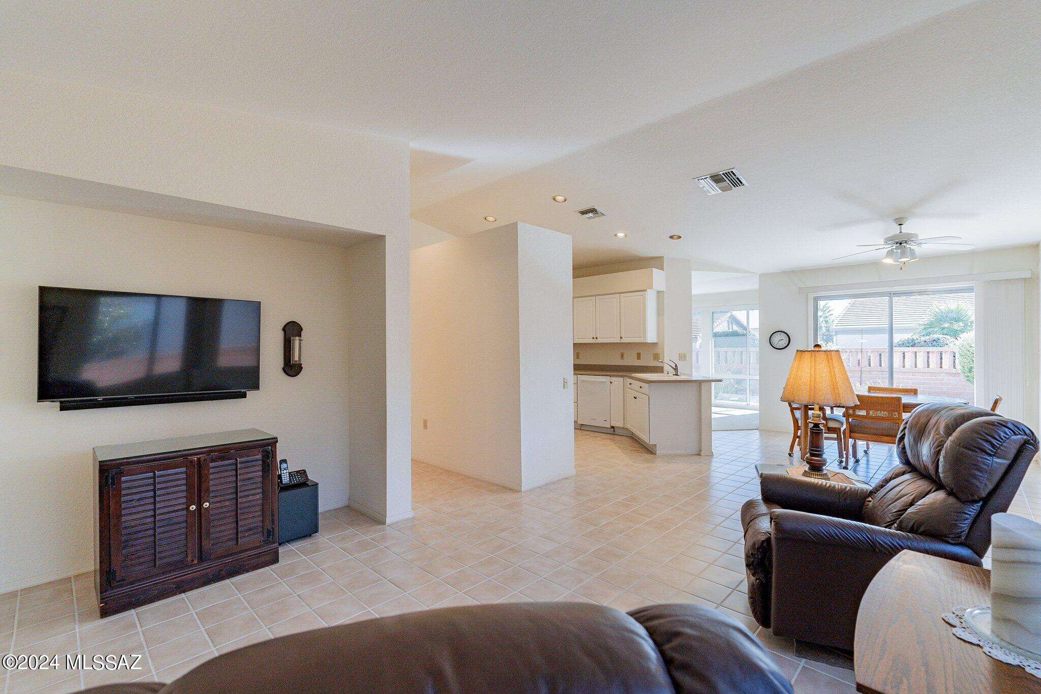 1465 W Desert Jewel Court