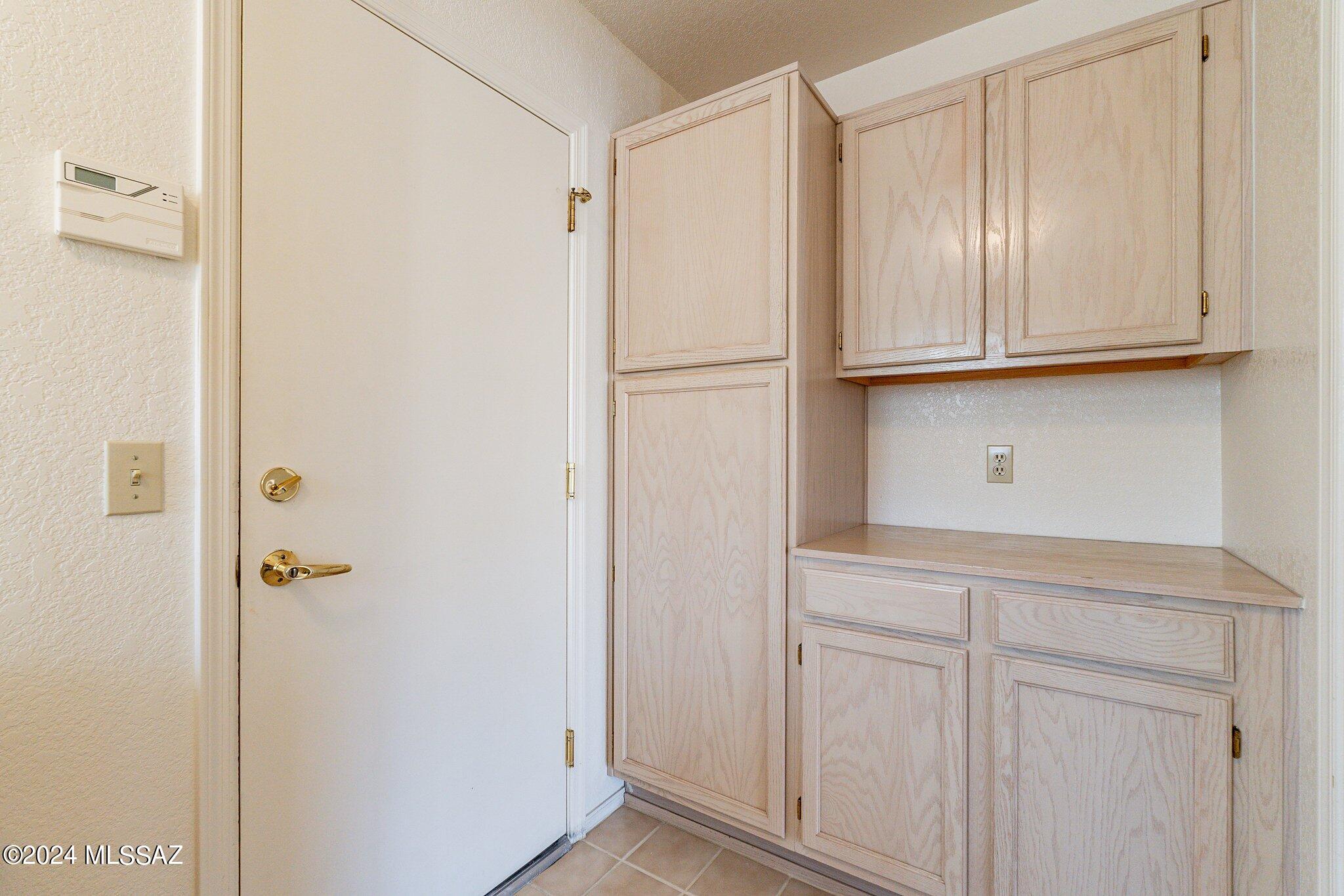 1465 W Desert Jewel Court