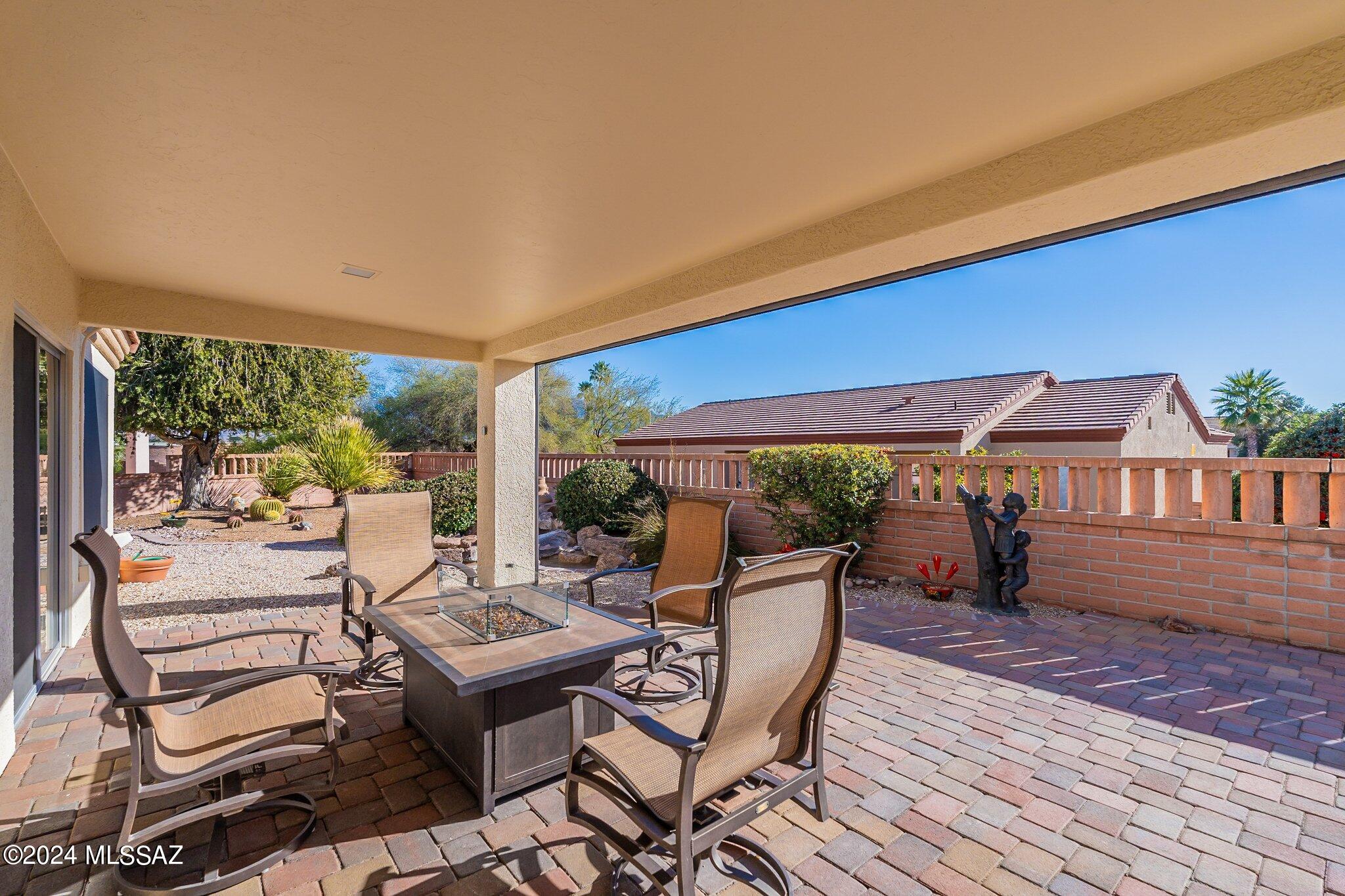 1465 W Desert Jewel Court