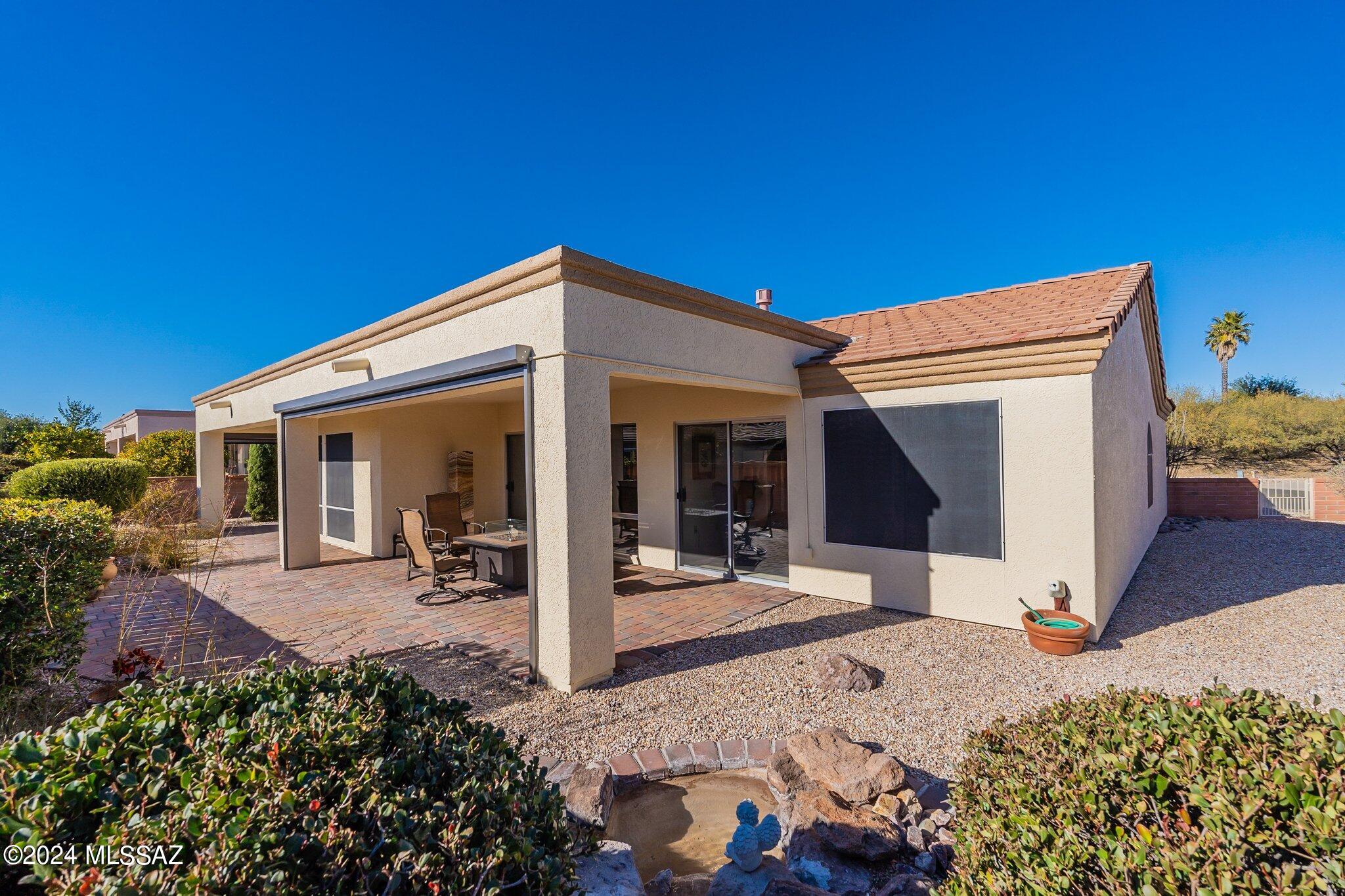 1465 W Desert Jewel Court