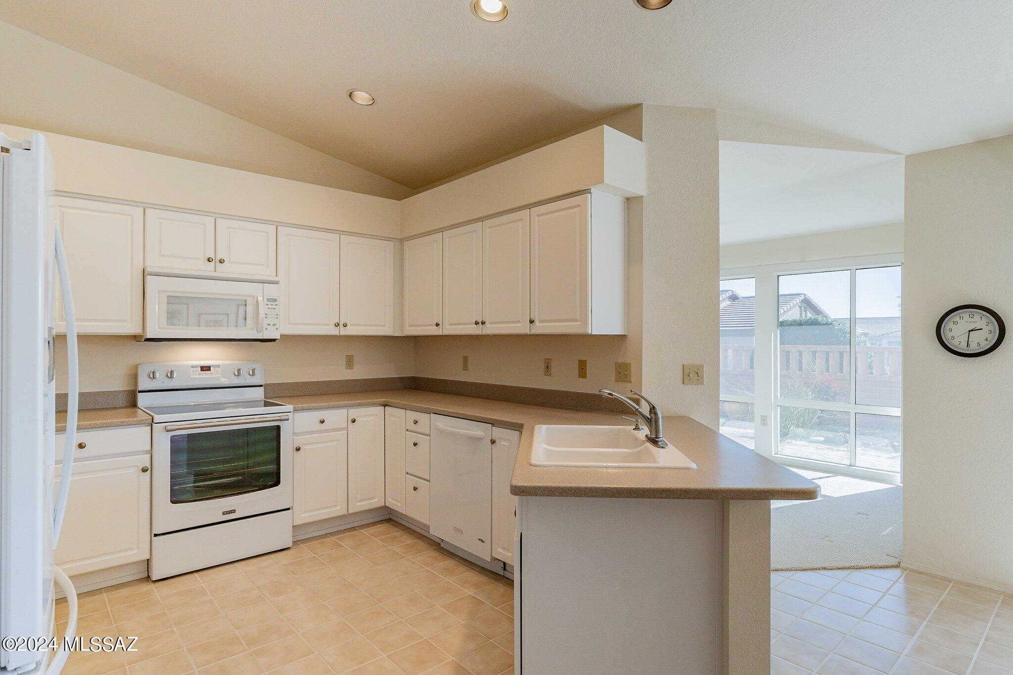 1465 W Desert Jewel Court