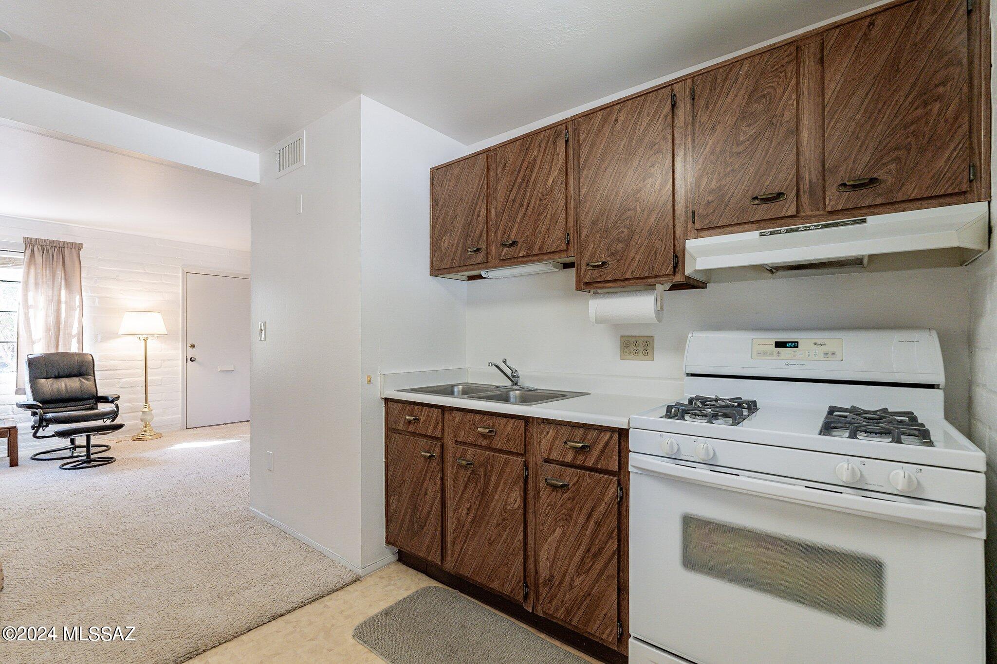 103 S Paseo Tierra Unit: D