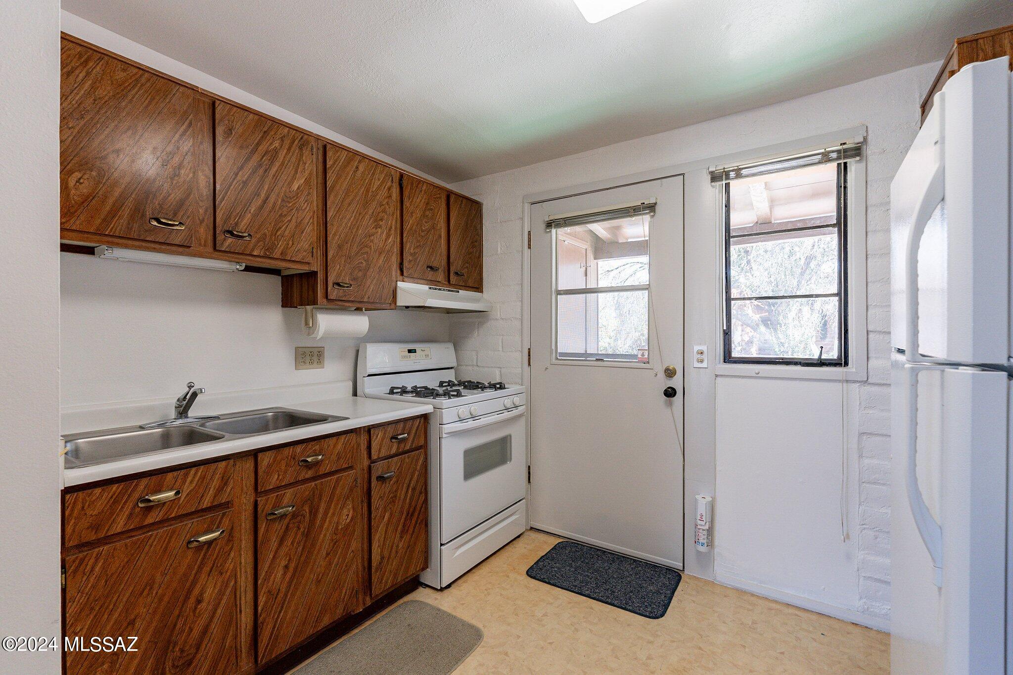 103 S Paseo Tierra Unit: D