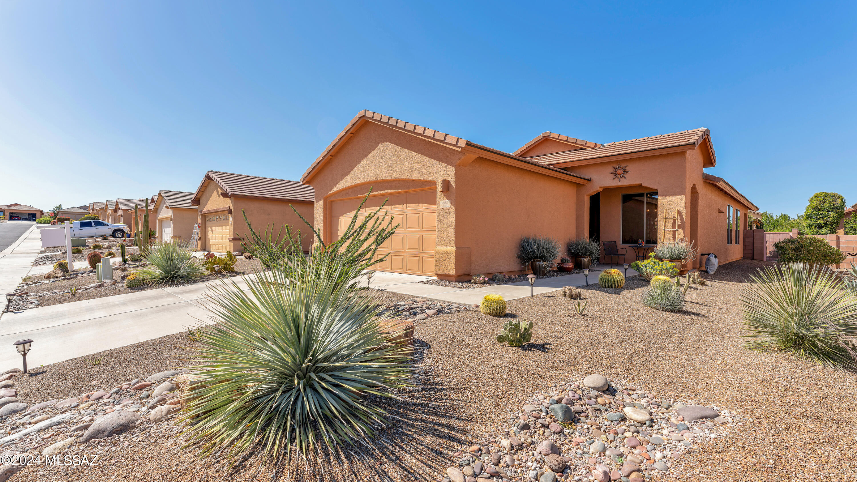 488 W Bazille Way