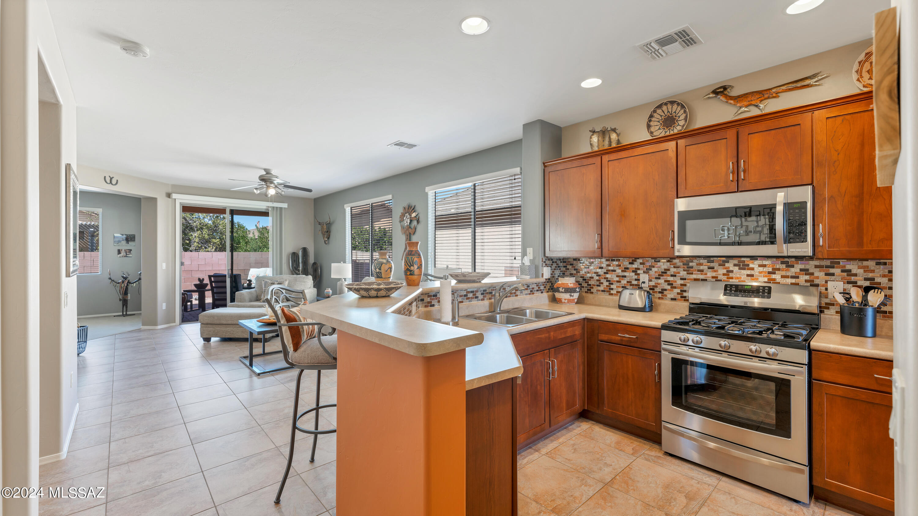 488 W Bazille Way