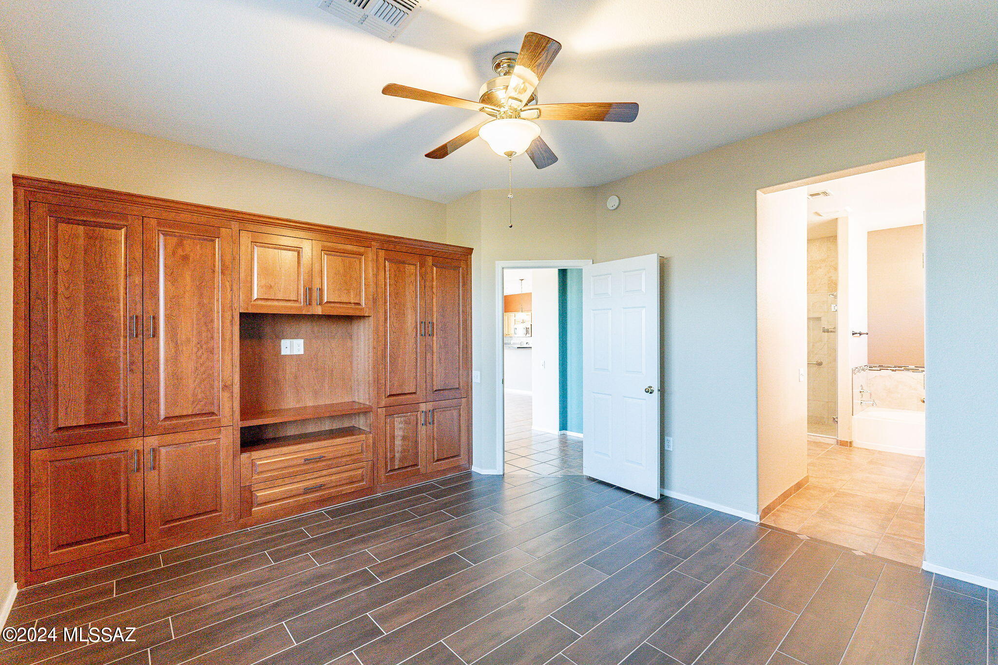 4727 S Longmore Drive