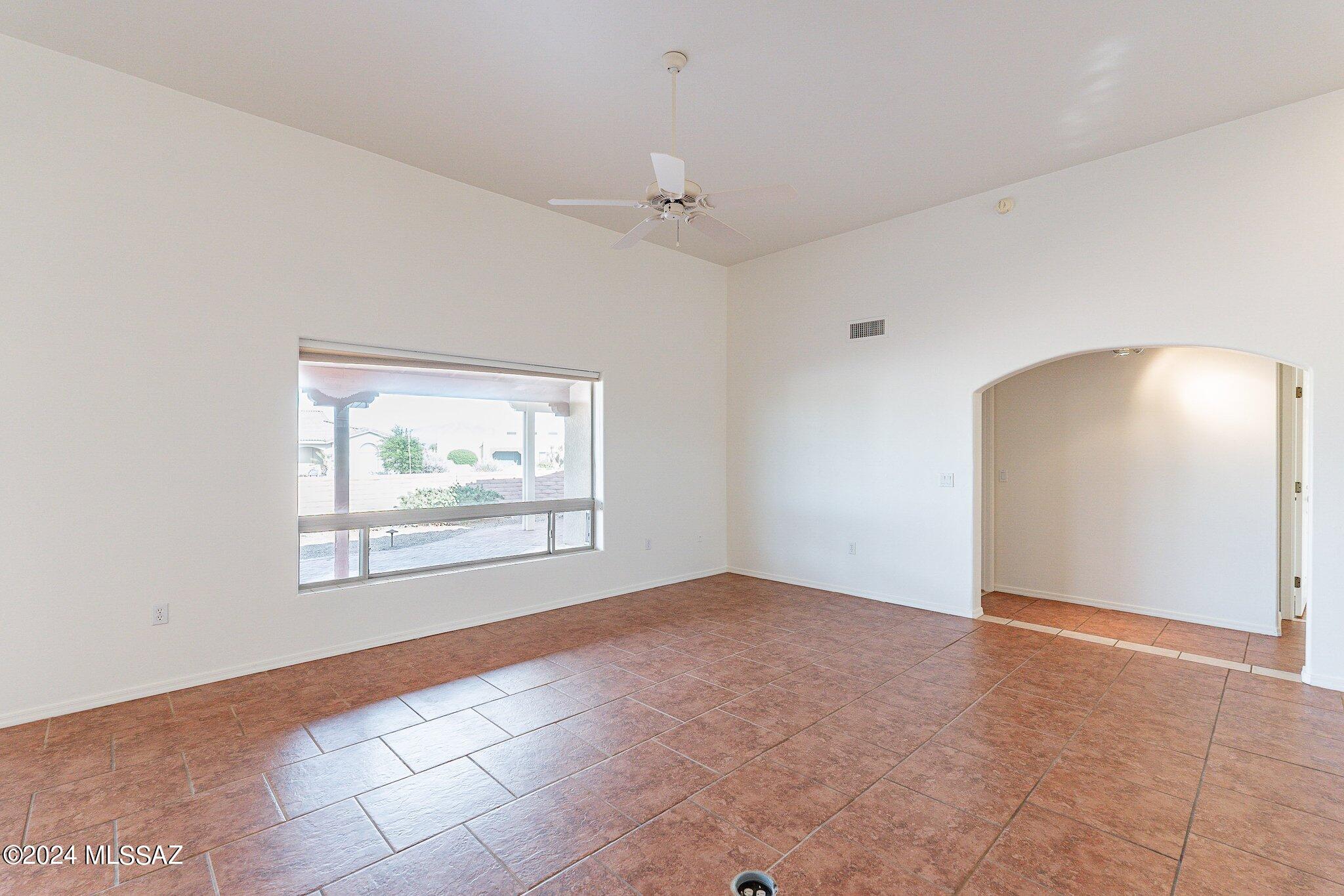 664 S Placita Prosperidad