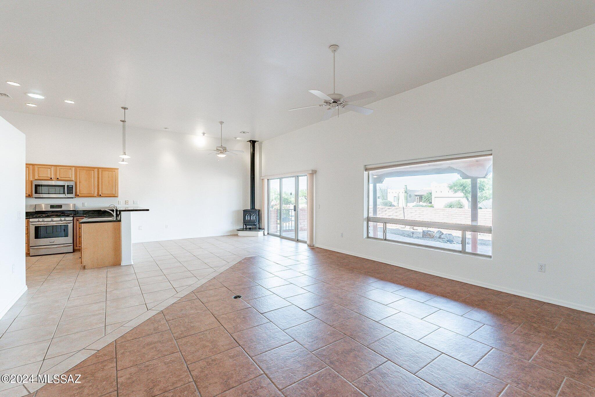 664 S Placita Prosperidad