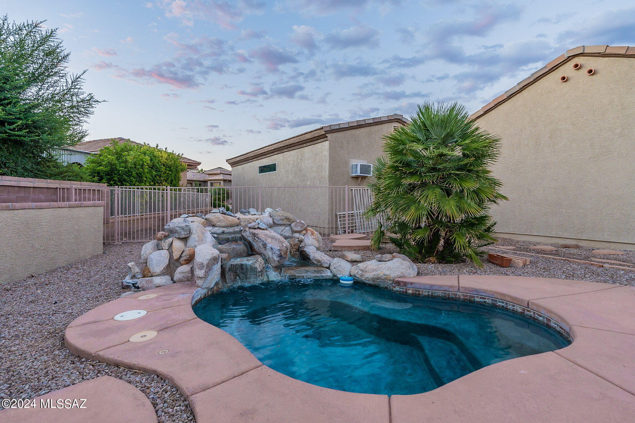 1745 W Placita Canoa Azul