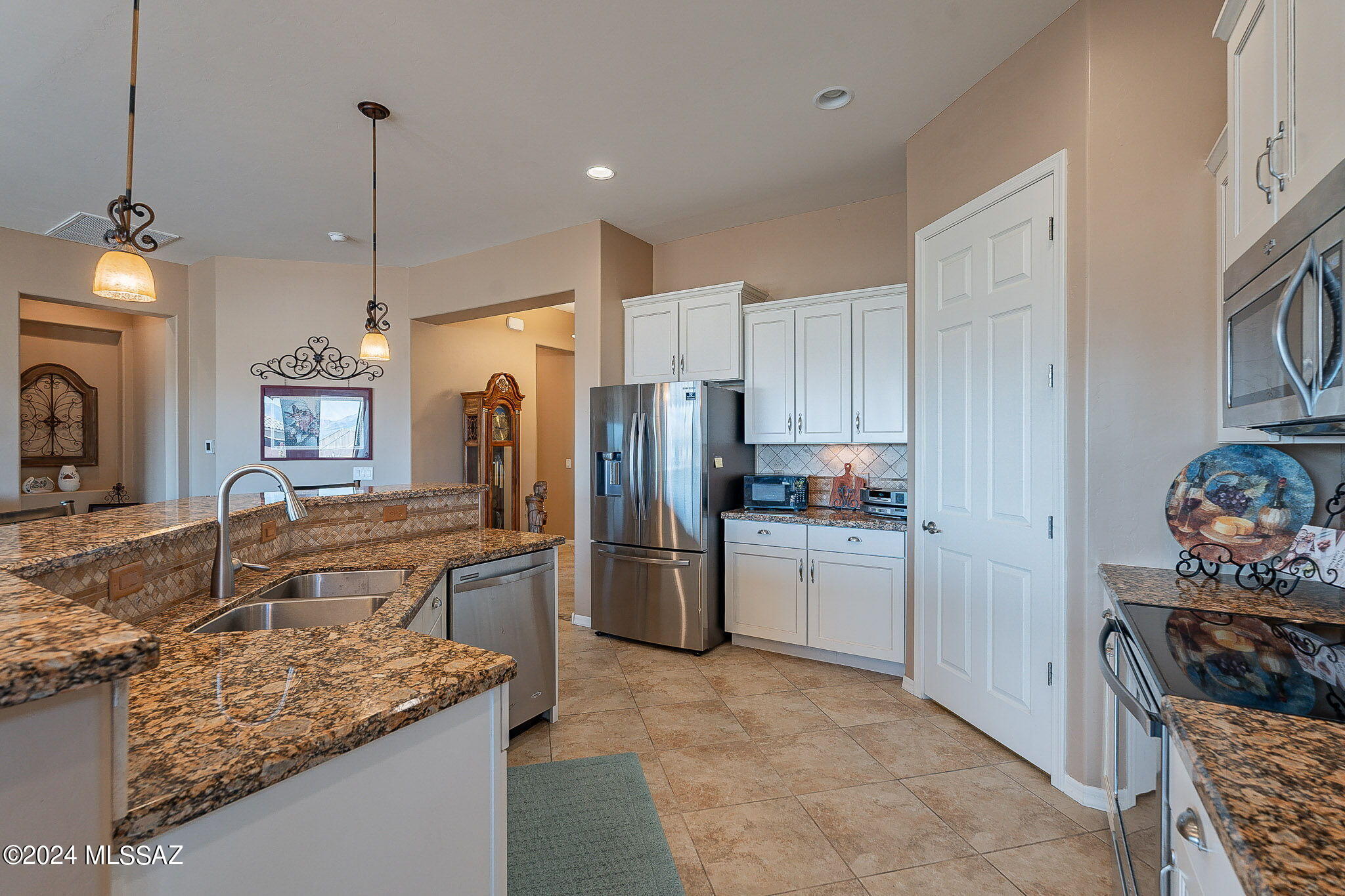 764 N Camino Cerro La Silla