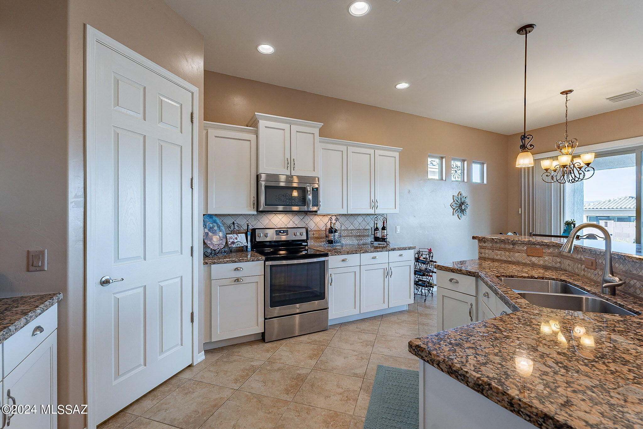 764 N Camino Cerro La Silla