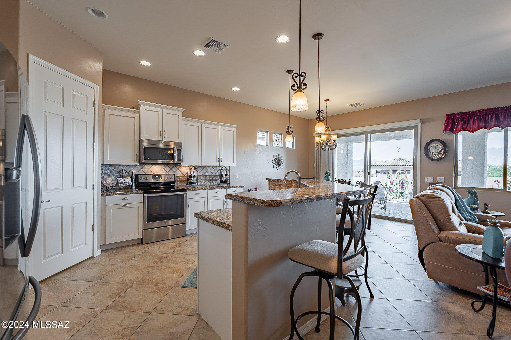 764 N Camino Cerro La Silla