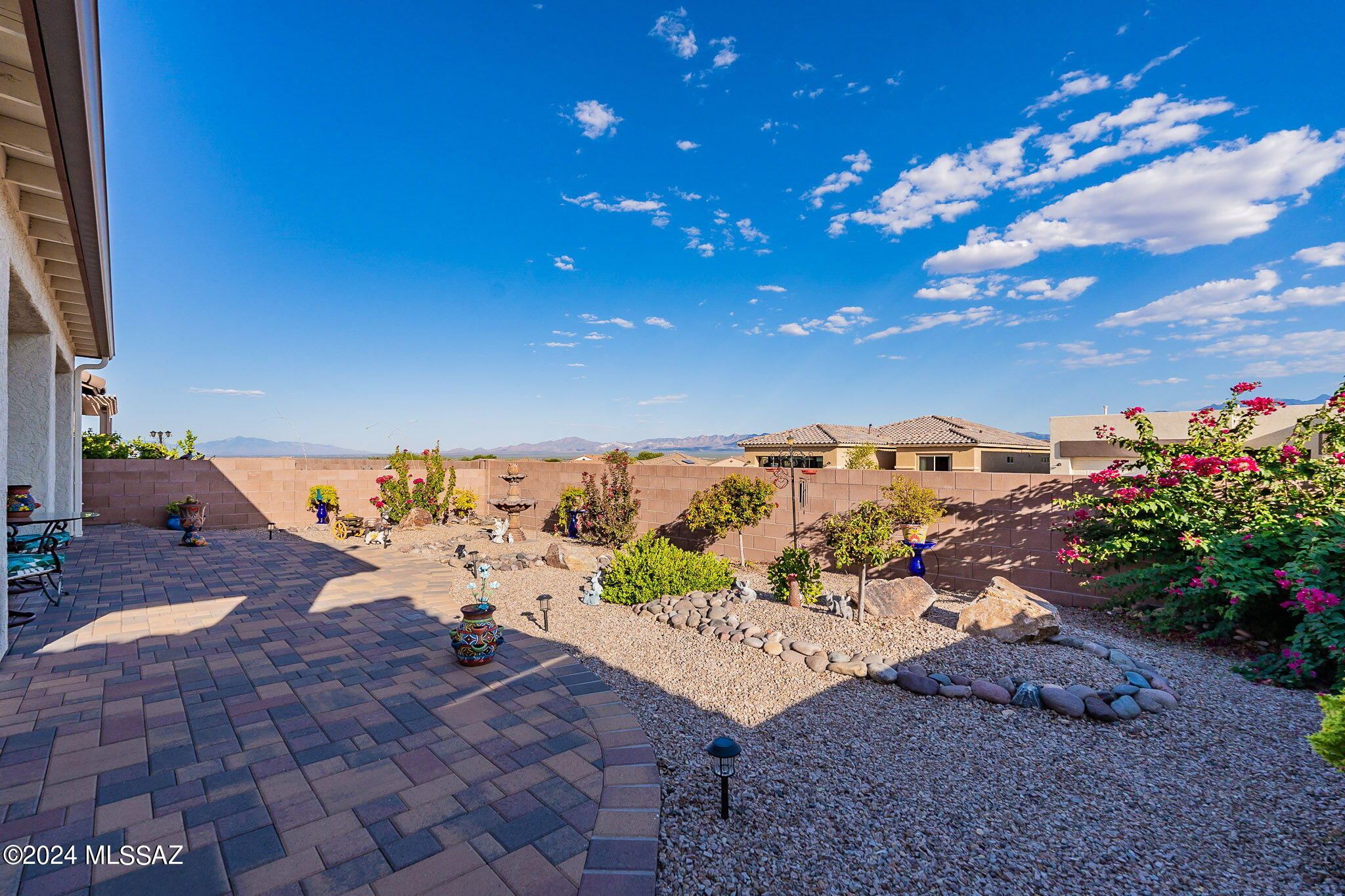 764 N Camino Cerro La Silla