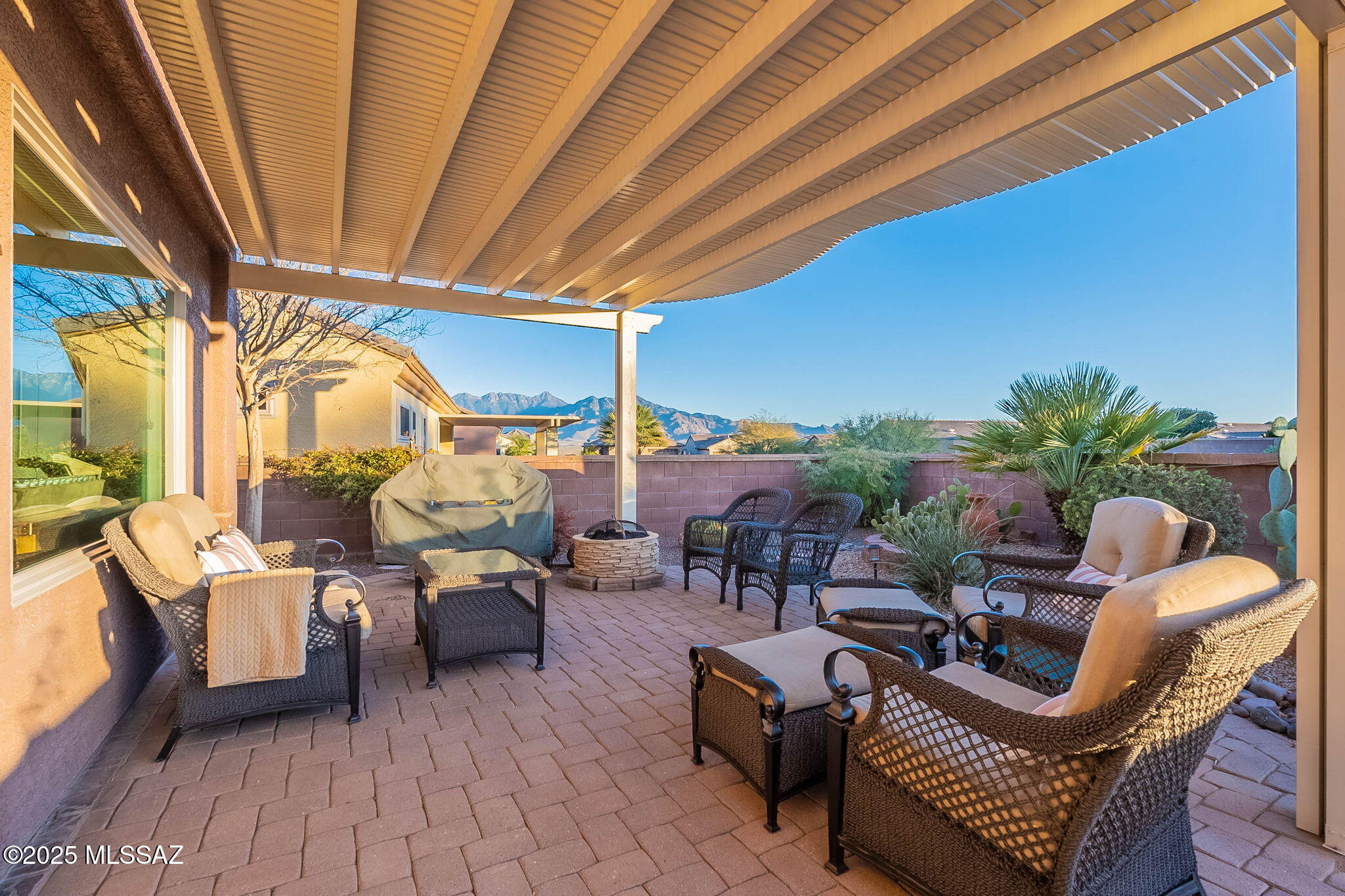 2011 W Demetrie Canyon Drive