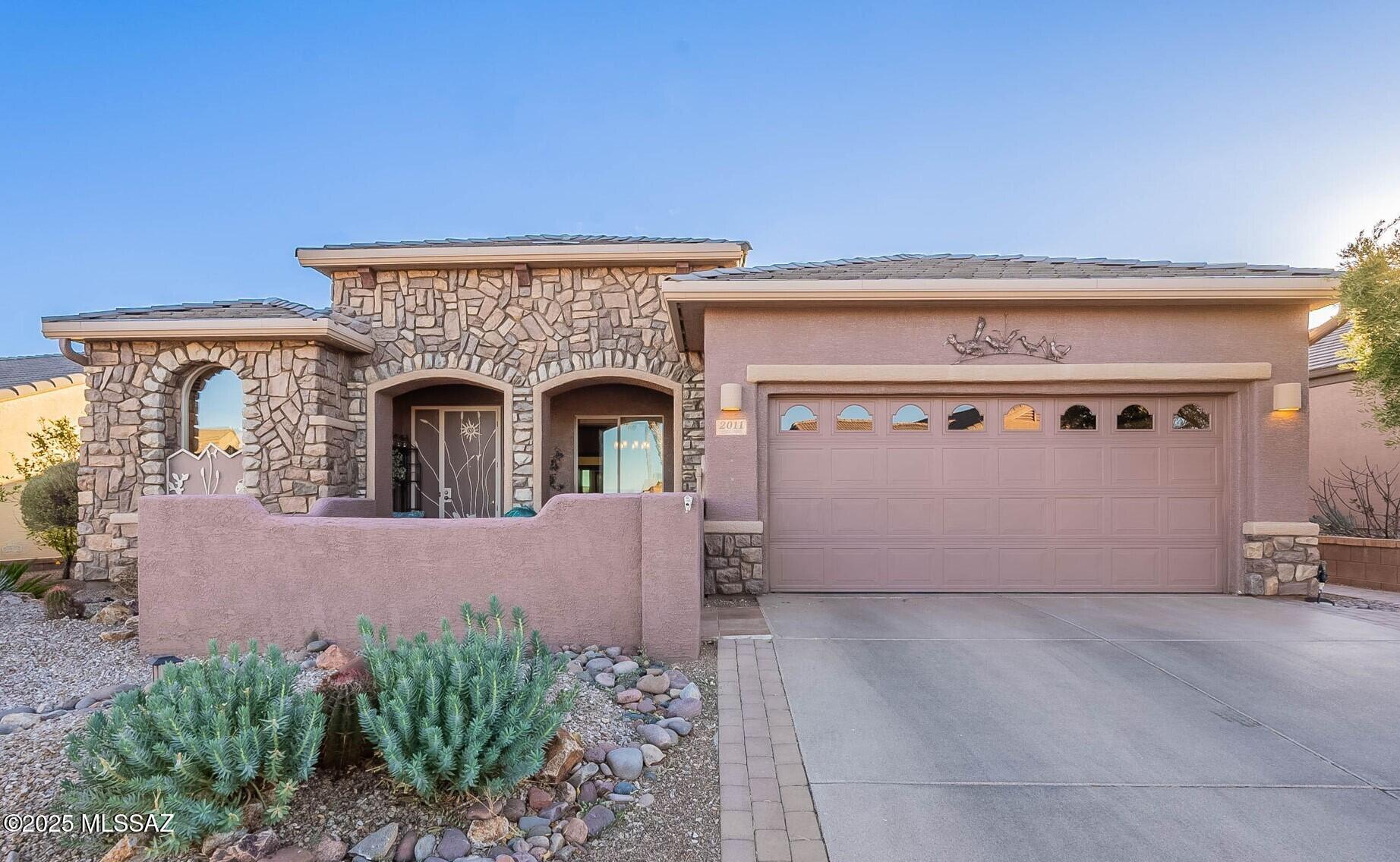 2011 W Demetrie Canyon Drive