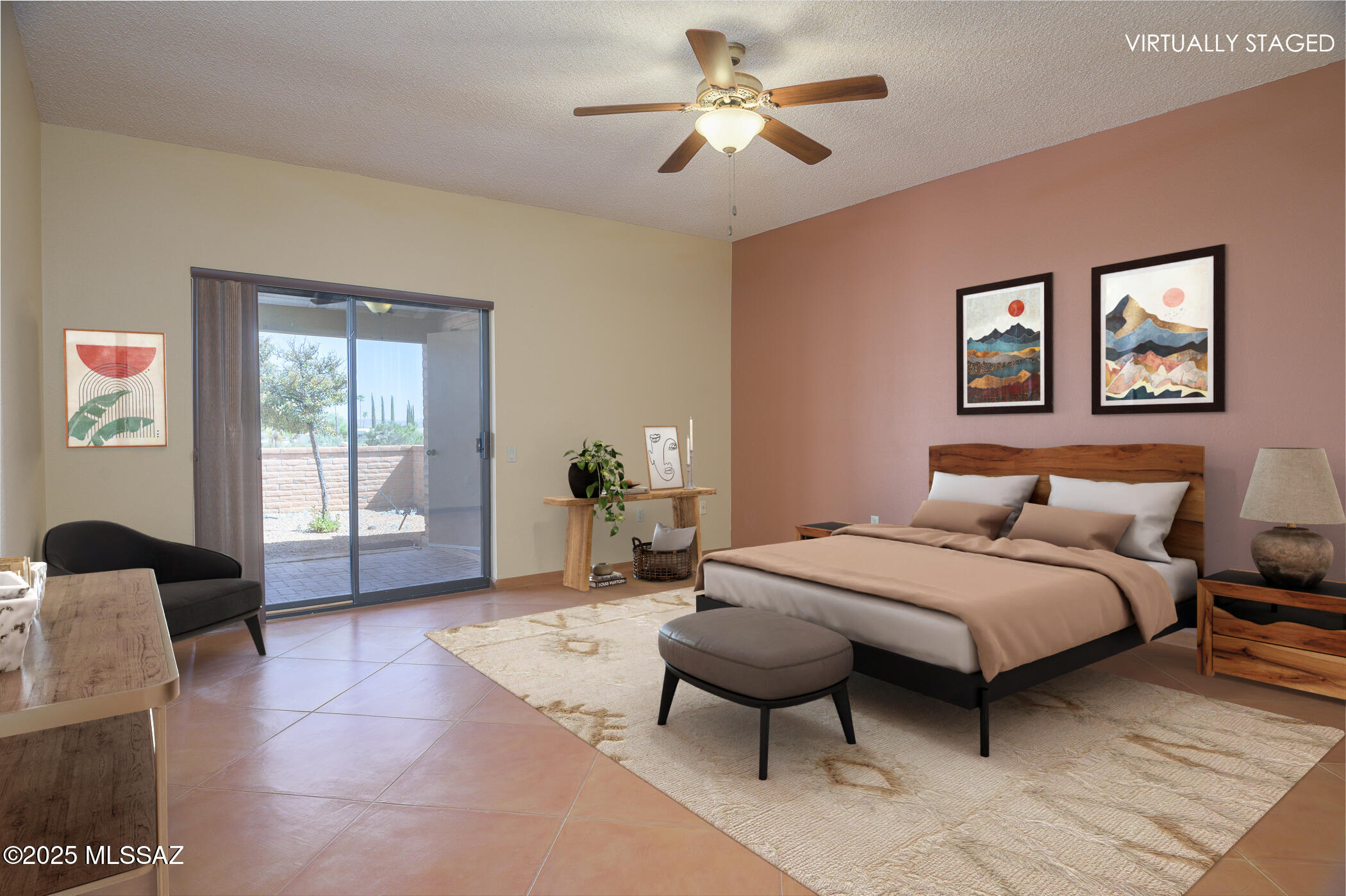 1013 W Desert Hills Drive