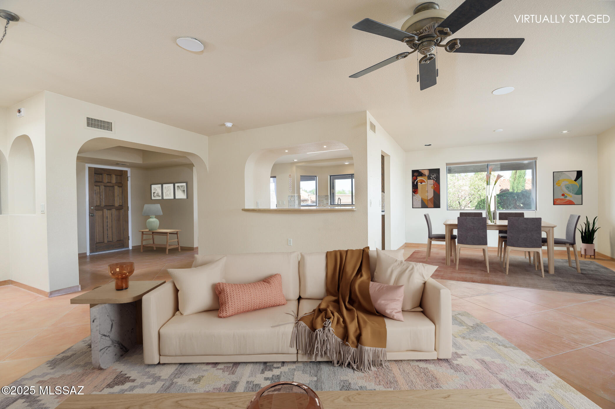 1013 W Desert Hills Drive