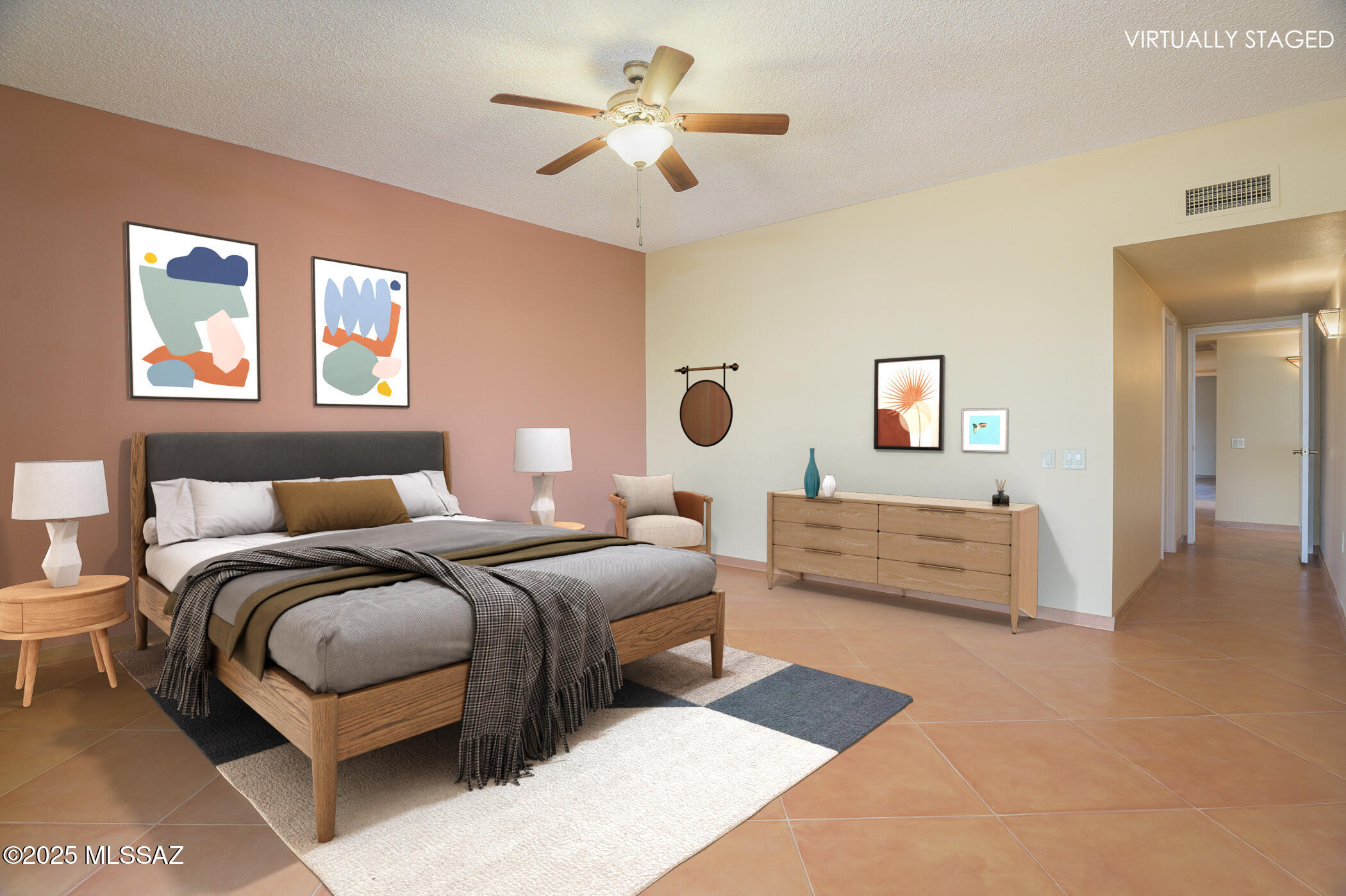 1013 W Desert Hills Drive