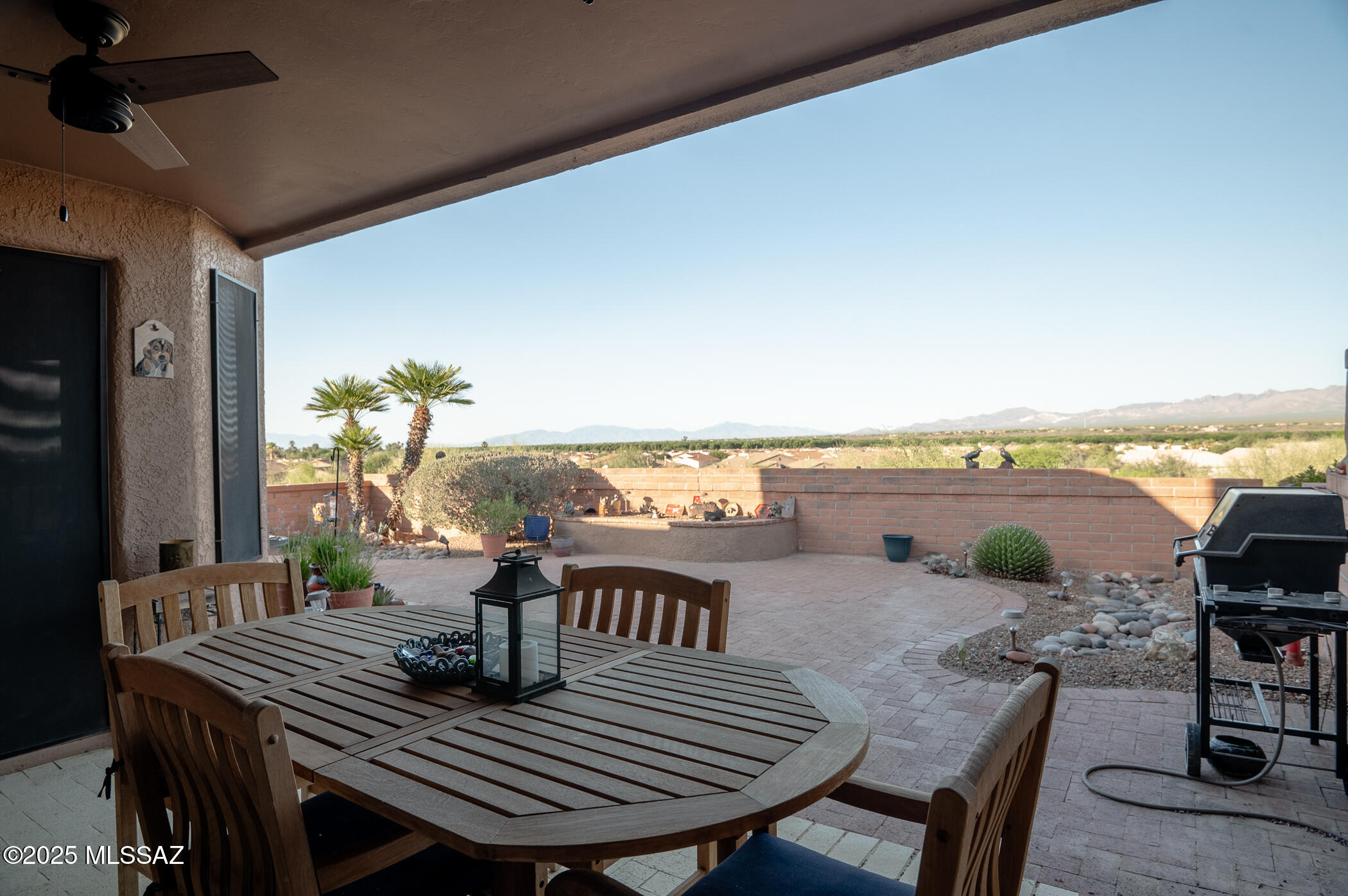 2447 S Cliff Drive