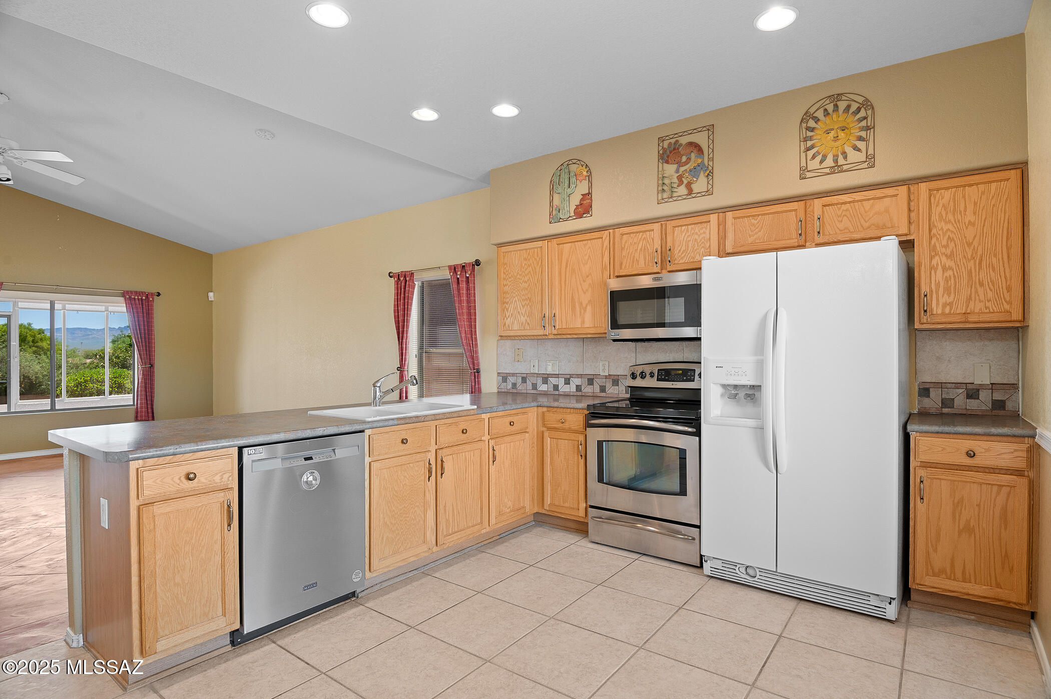 2274 N Avenida Del Petalo