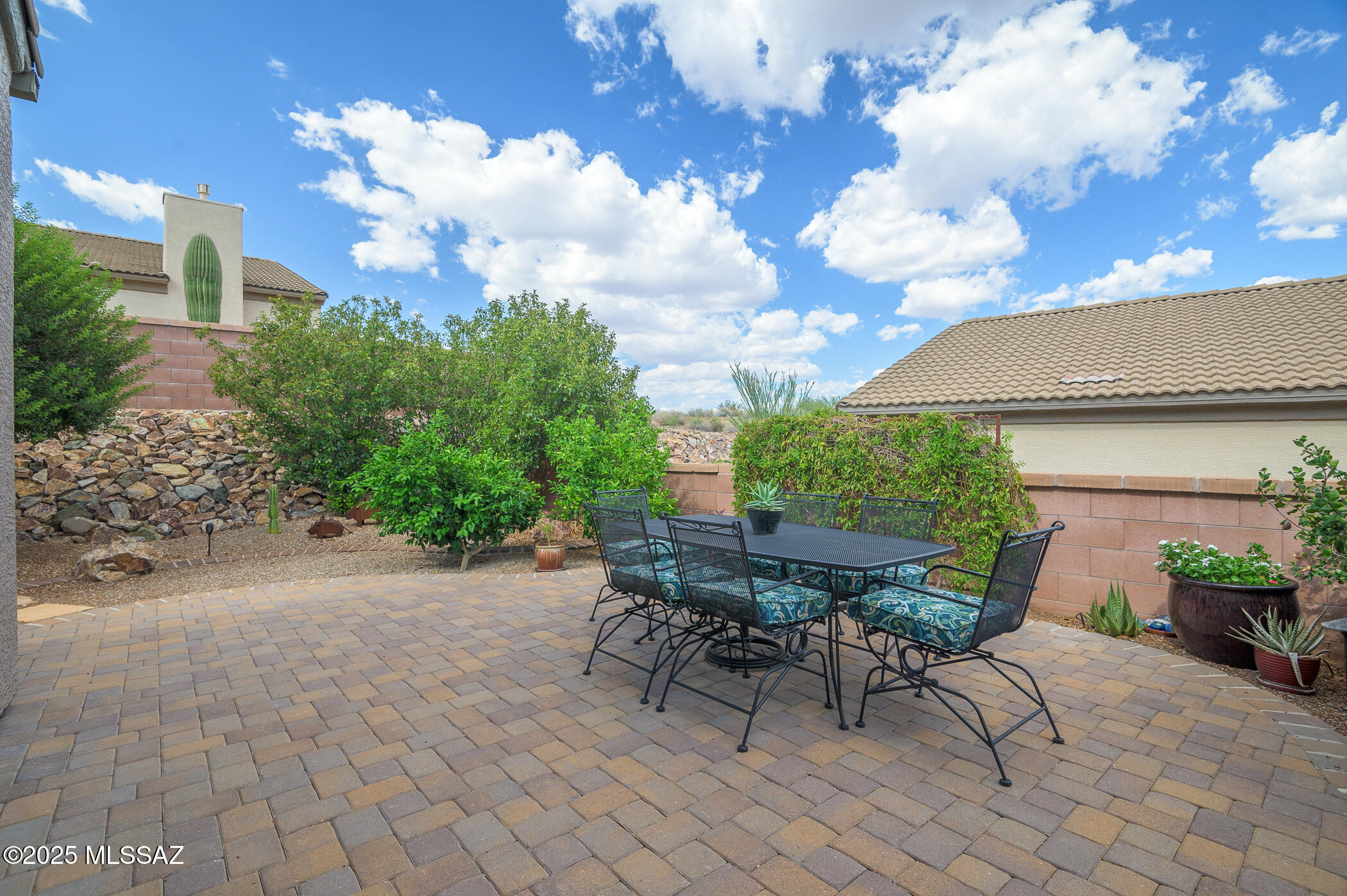 2296 W Calle Cacillo